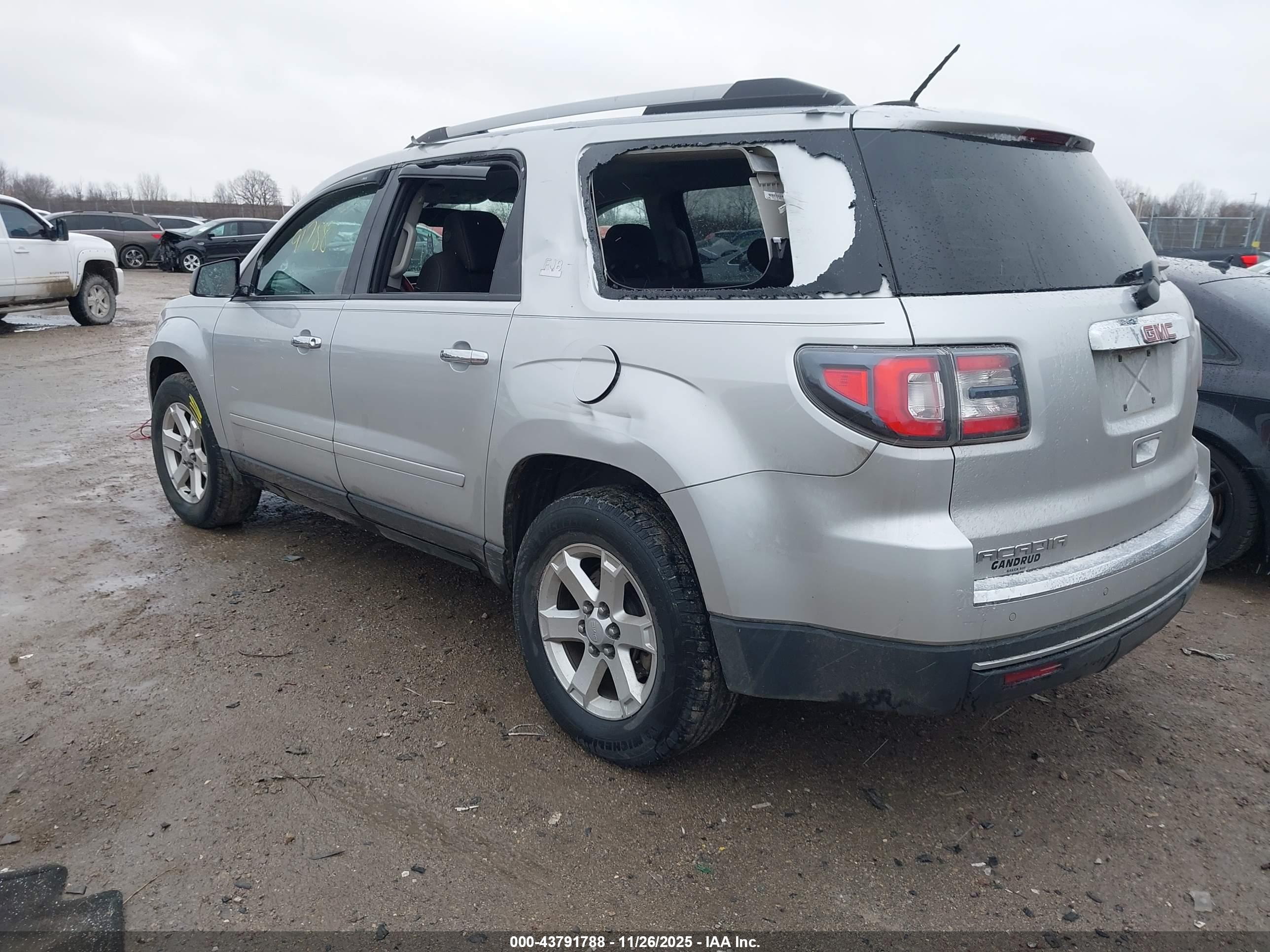 GMC ACADIA image 3
