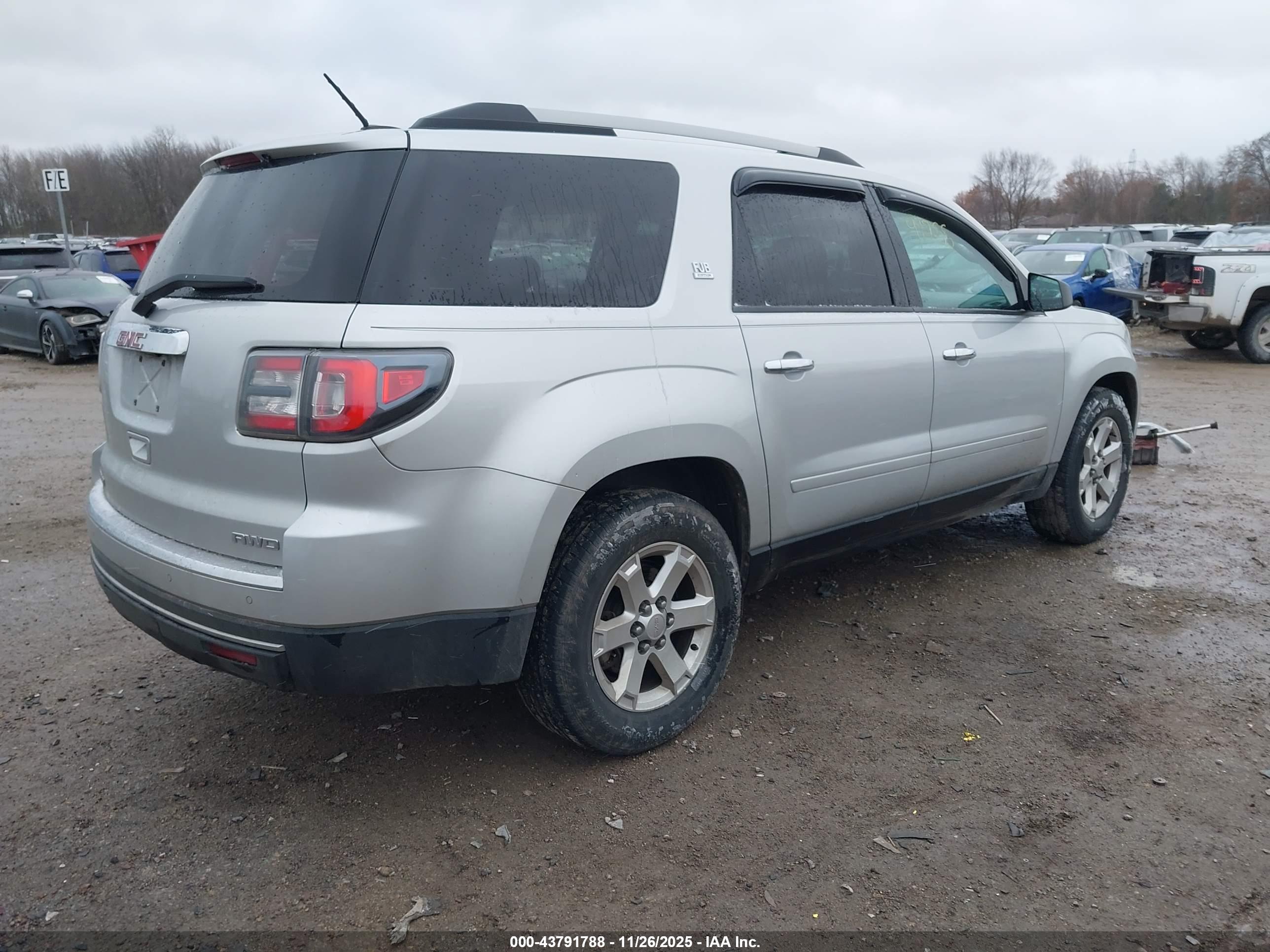 GMC ACADIA image 4