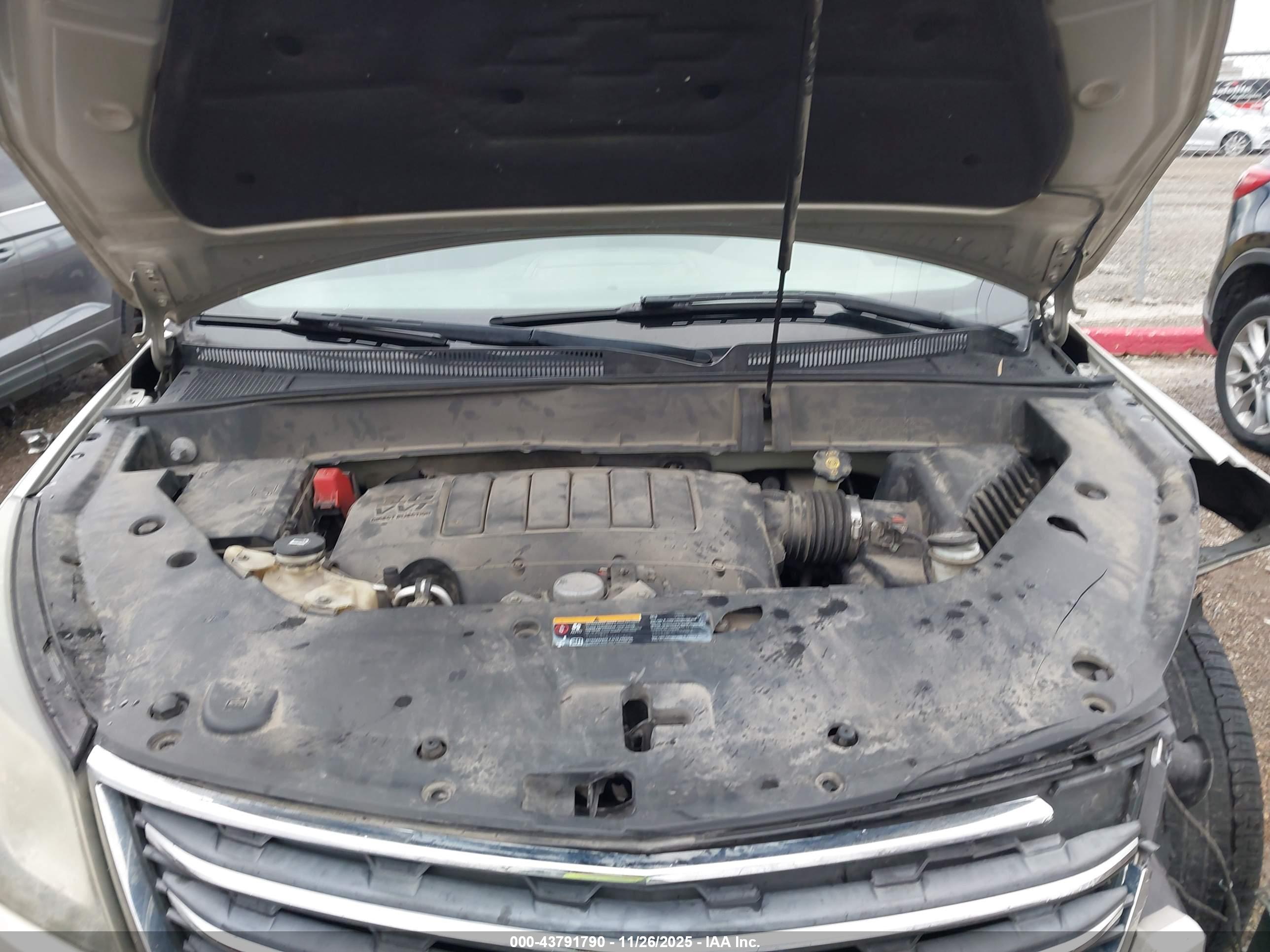 CHEVROLET TRAVERSE image 10