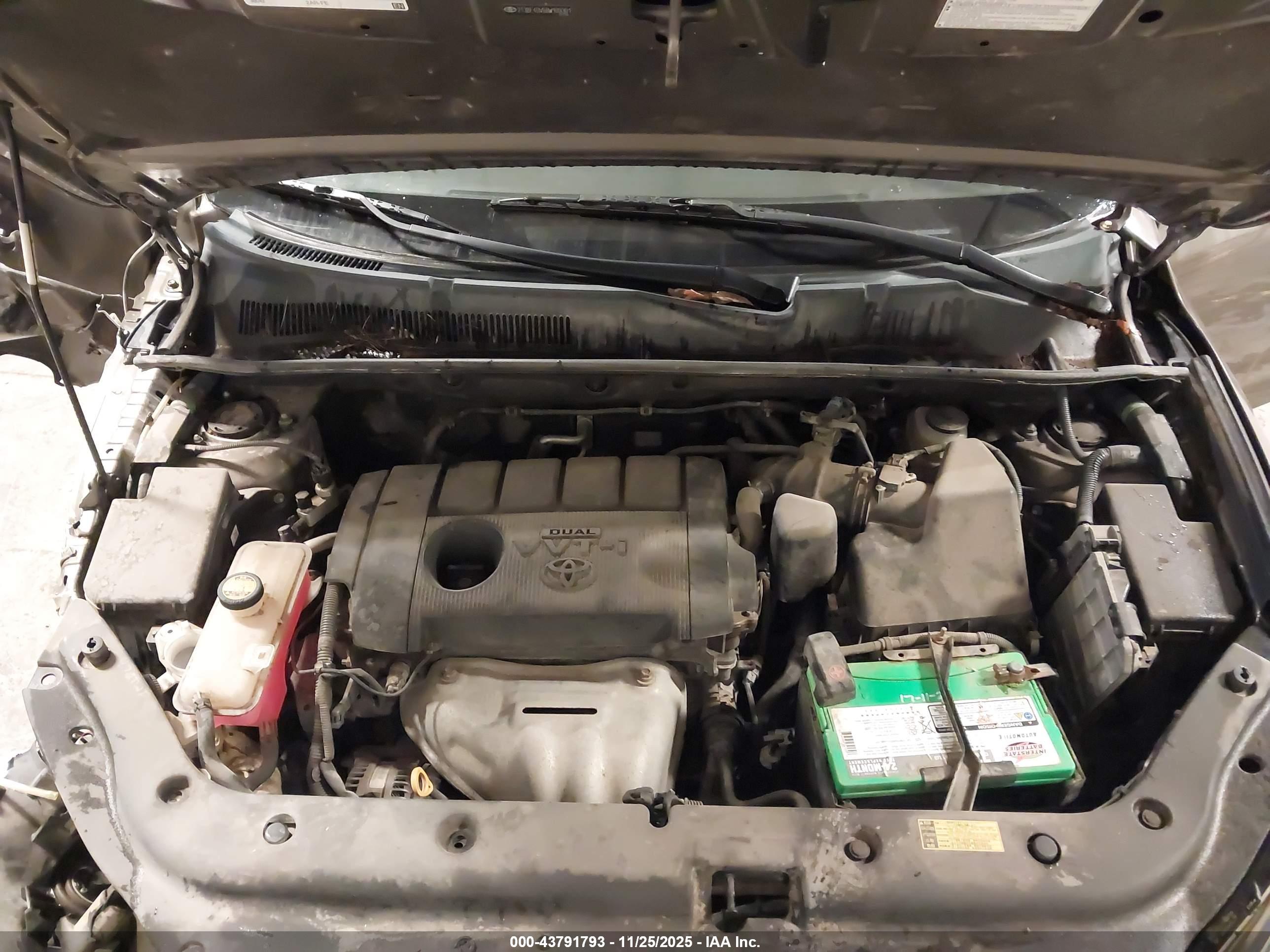 TOYOTA RAV4 image 10