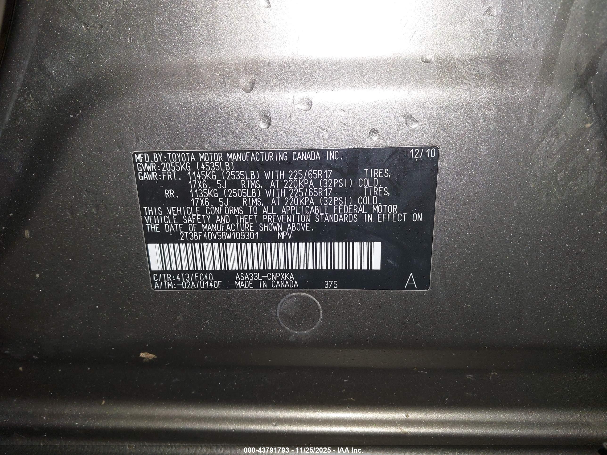 TOYOTA RAV4 image 9