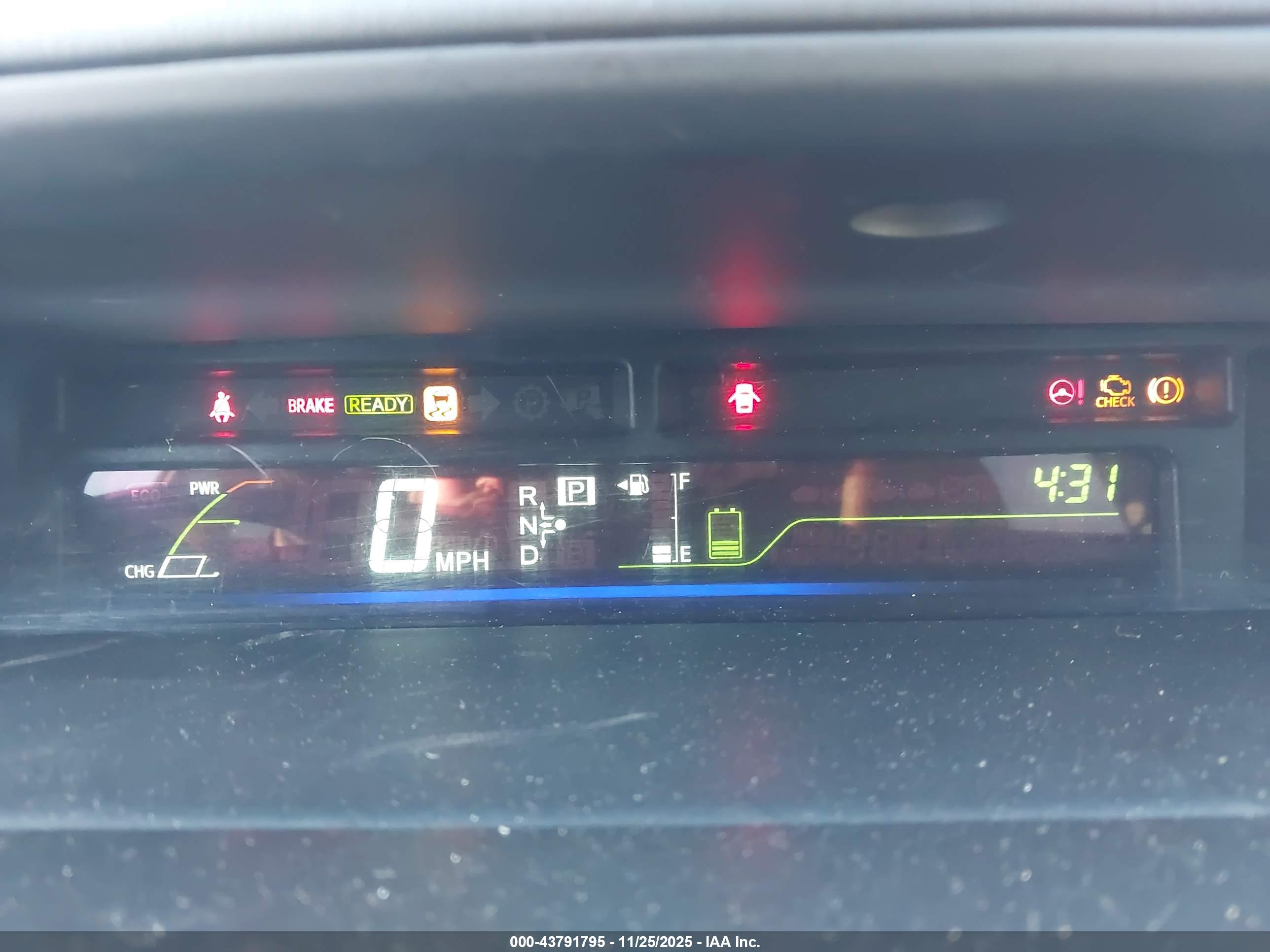 TOYOTA PRIUS image 7