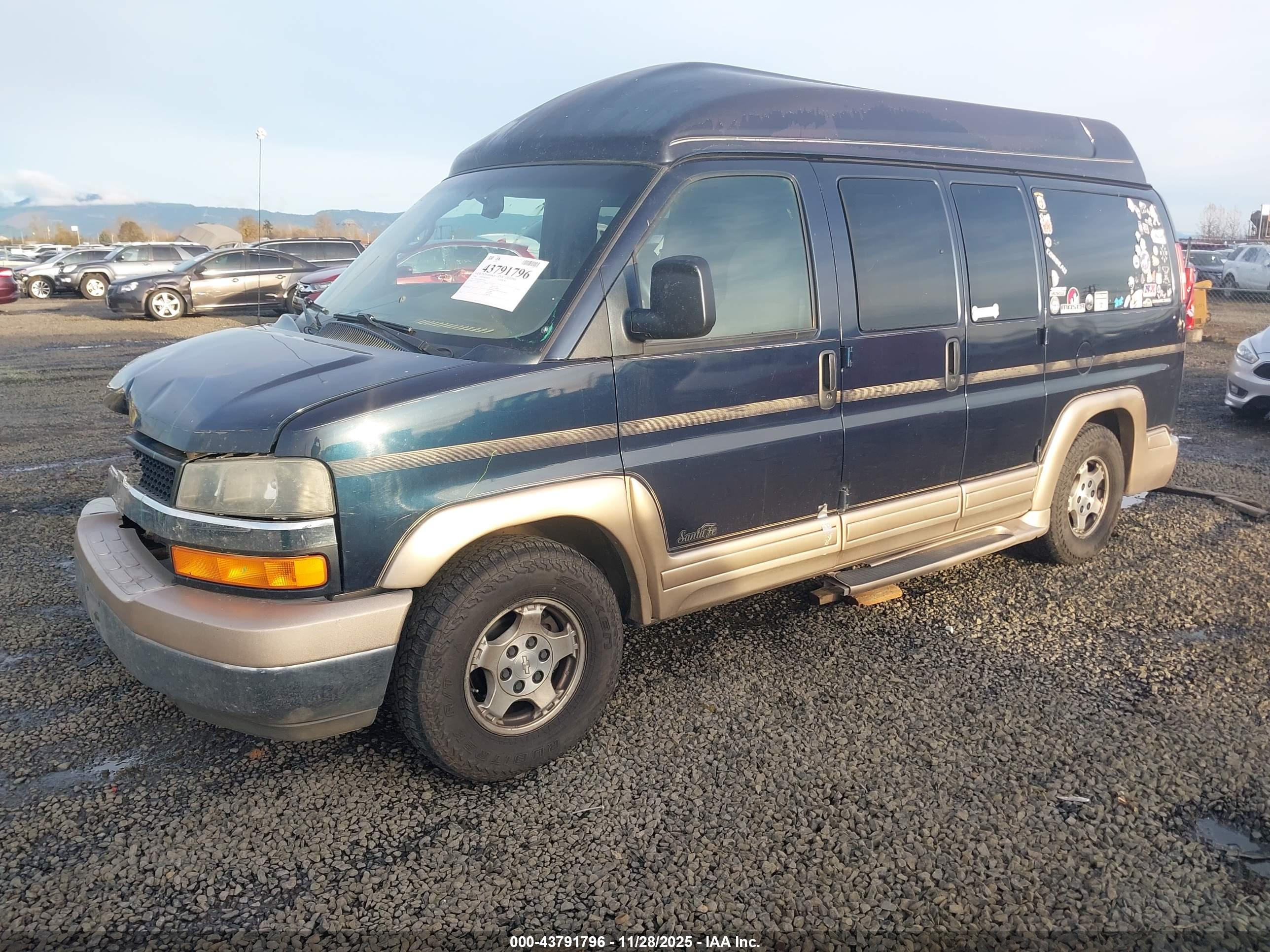 CHEVROLET EXPRESS image 2