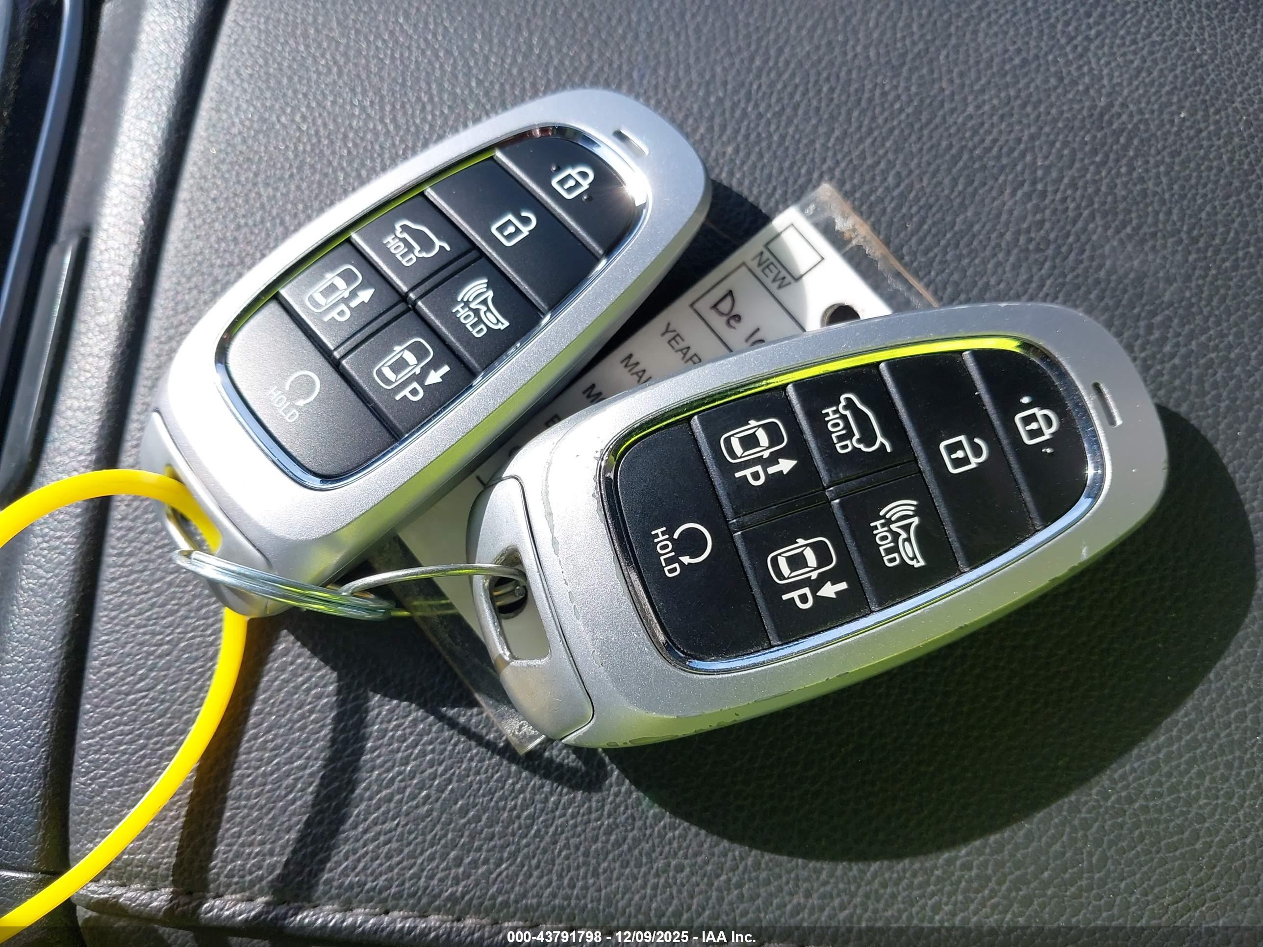 HYUNDAI TUCSON image 11