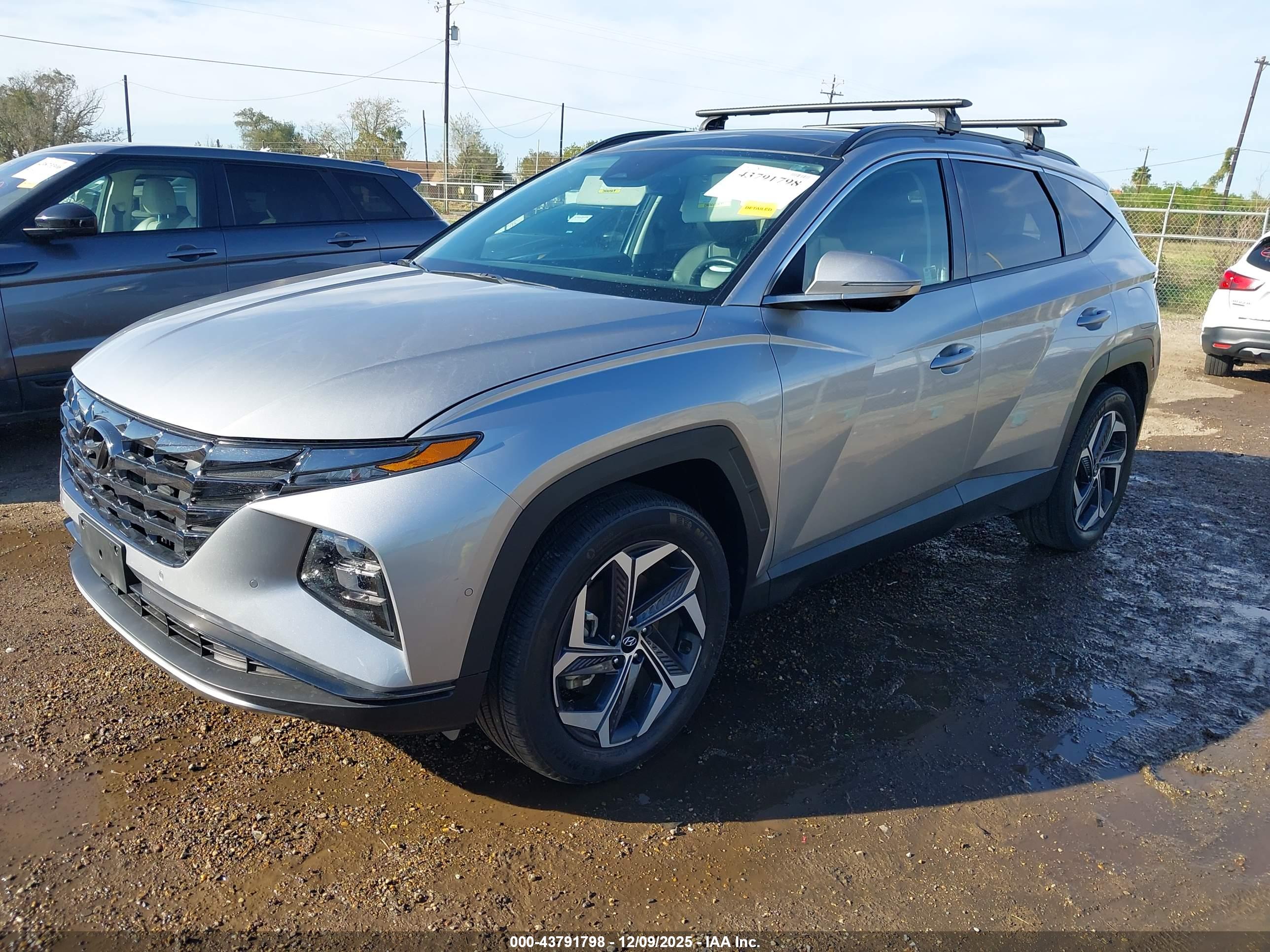 HYUNDAI TUCSON image 2