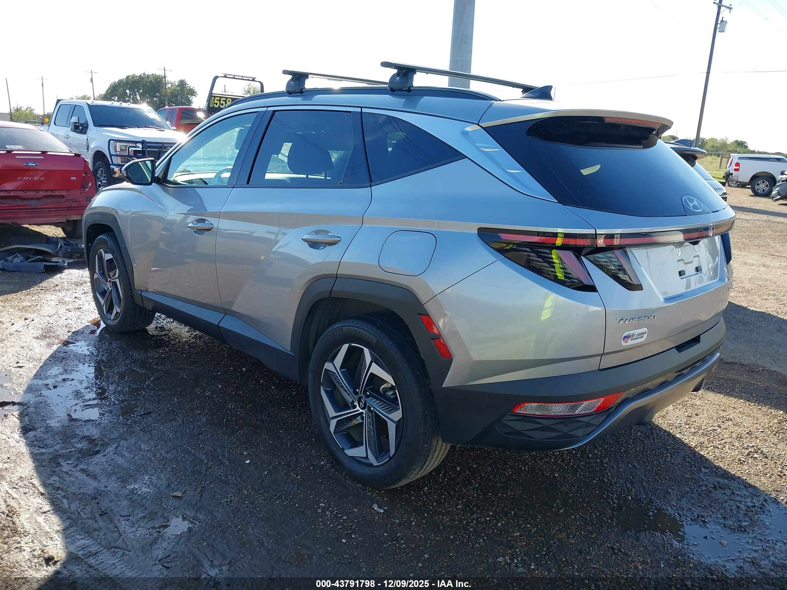 HYUNDAI TUCSON image 3
