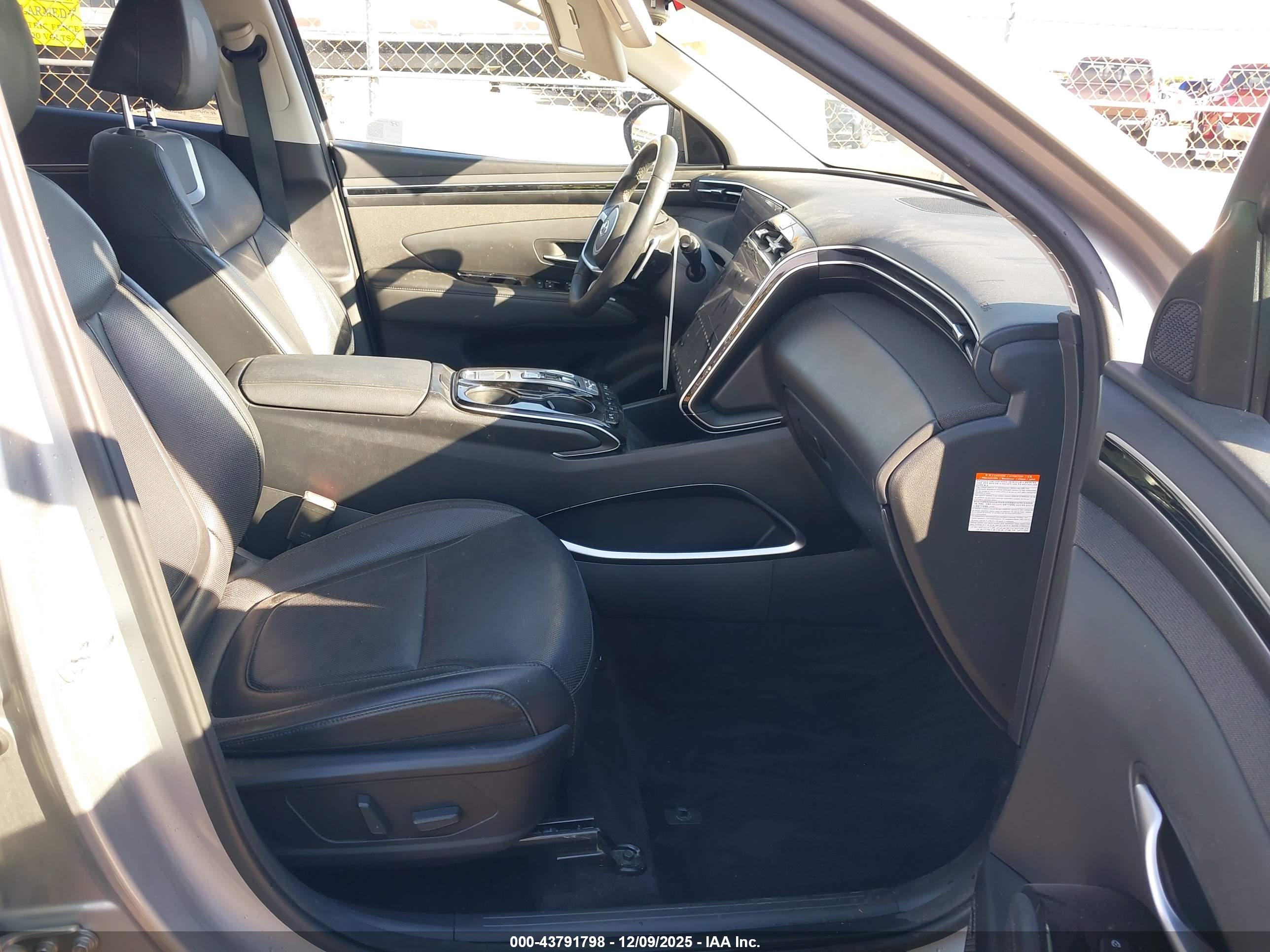 HYUNDAI TUCSON image 5