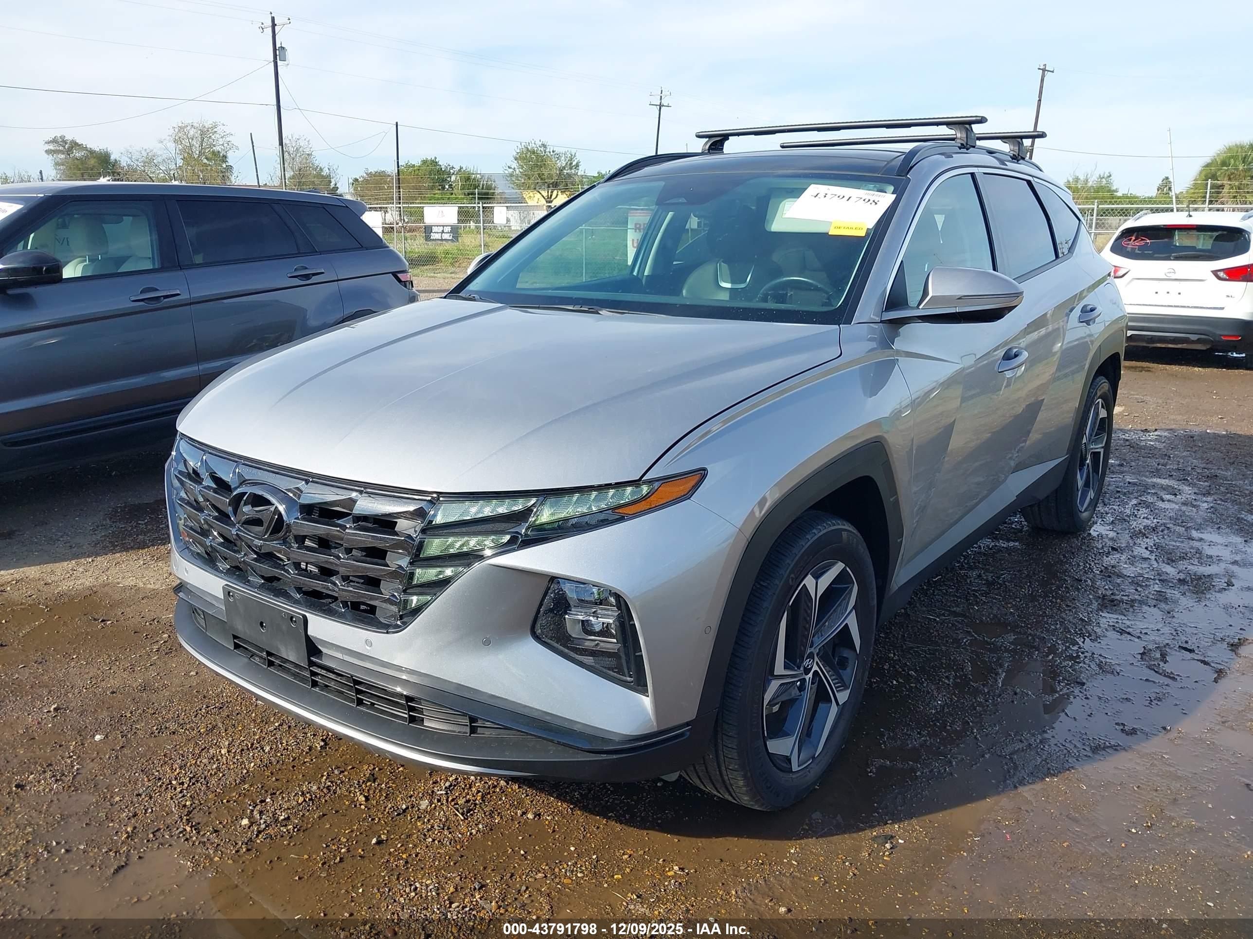 HYUNDAI TUCSON image 6