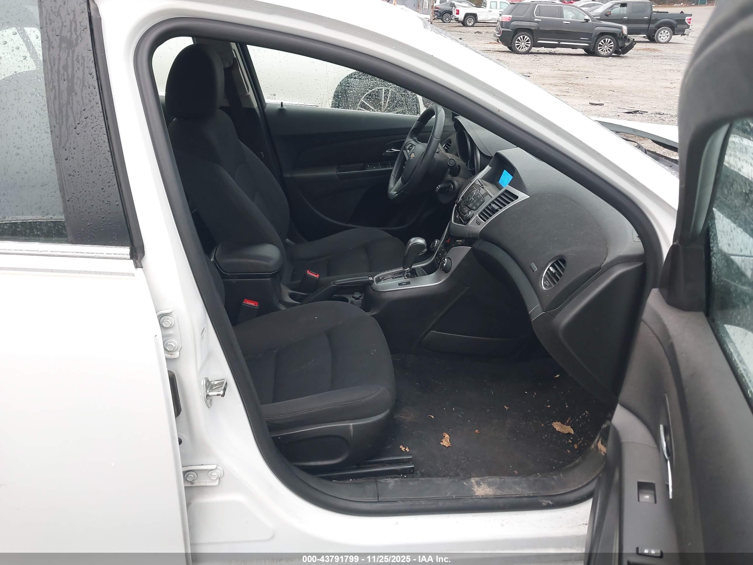CHEVROLET CRUZE image 5