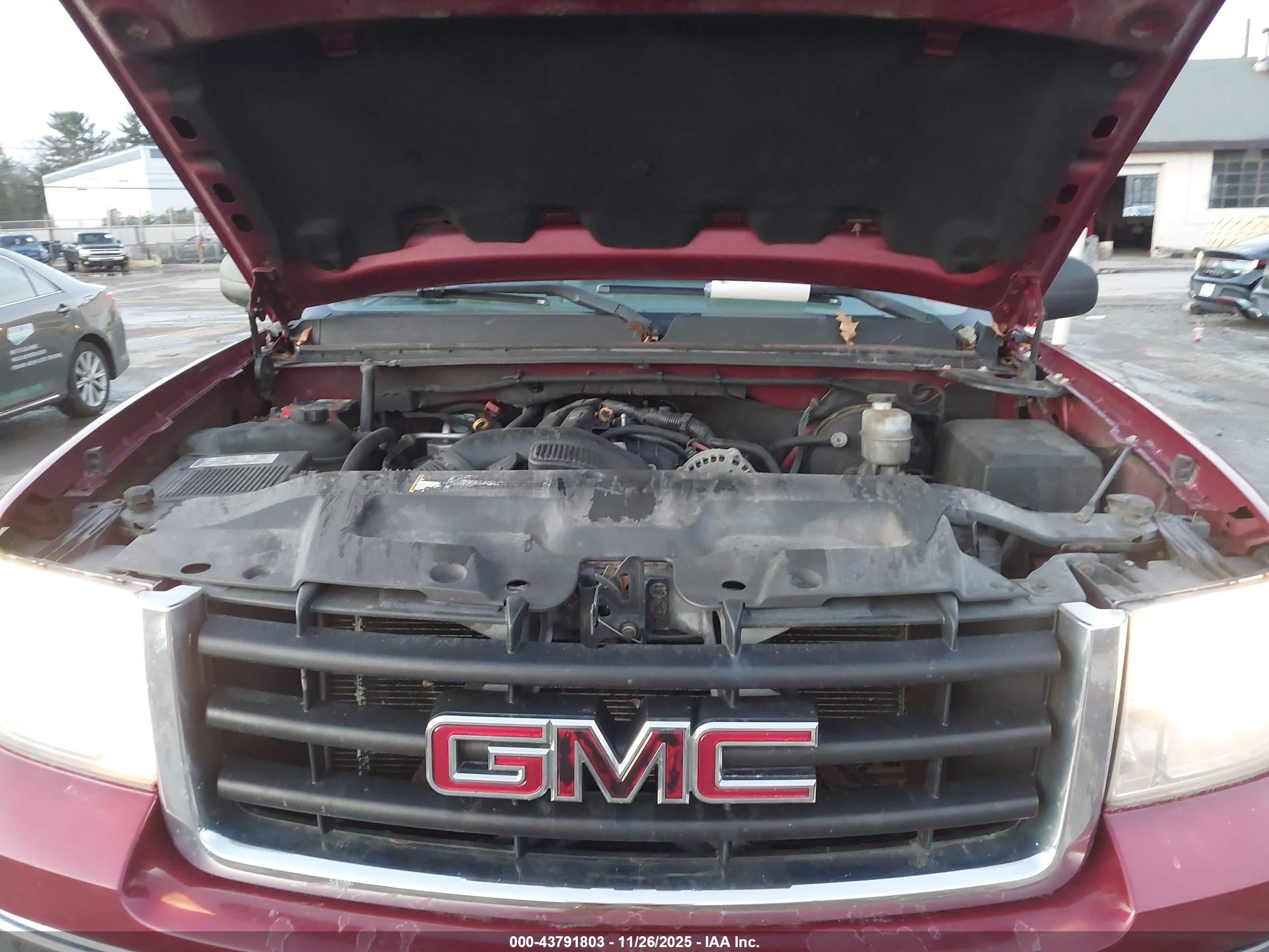 GMC SIERRA image 10