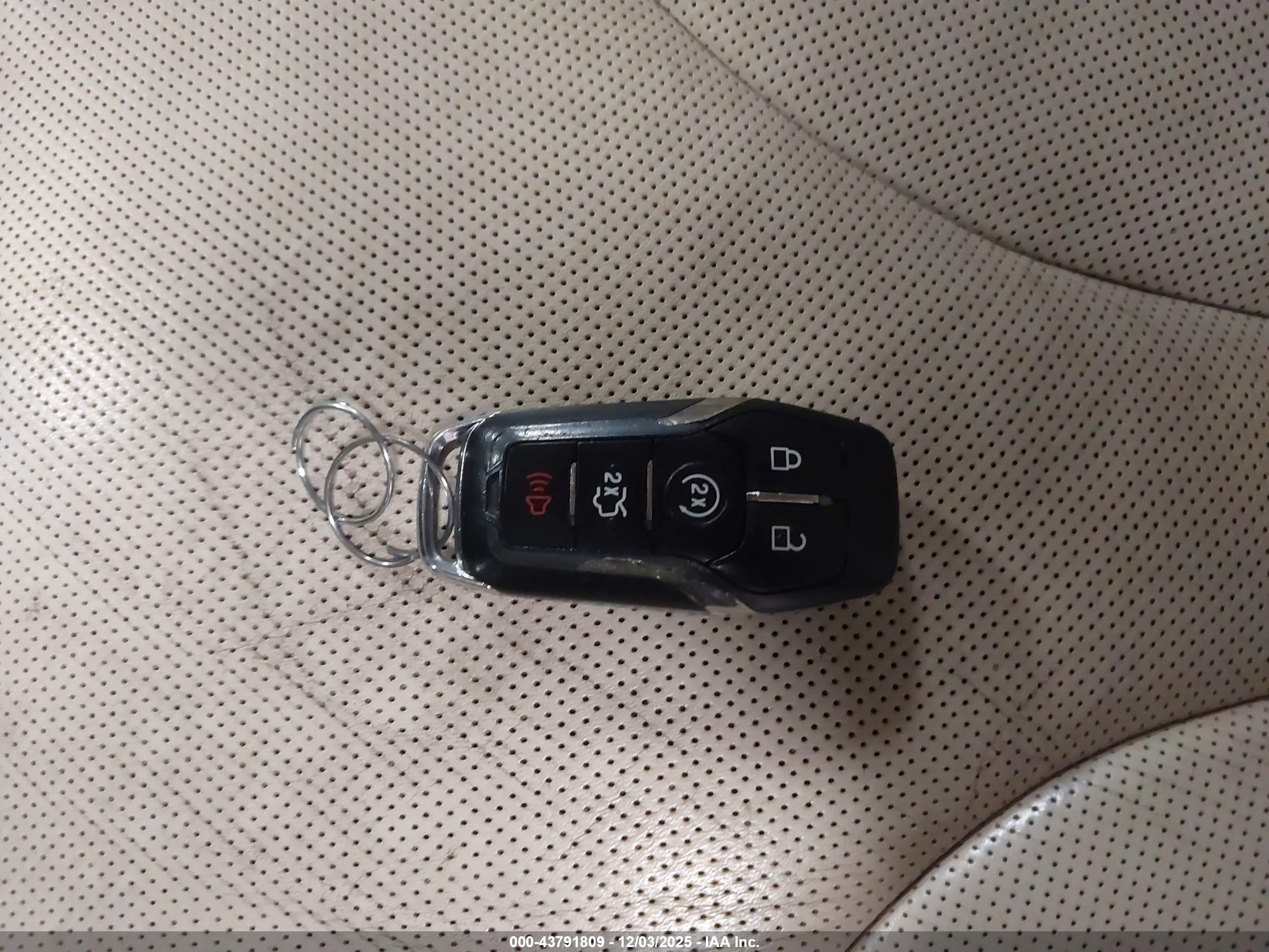 LINCOLN MKC image 11