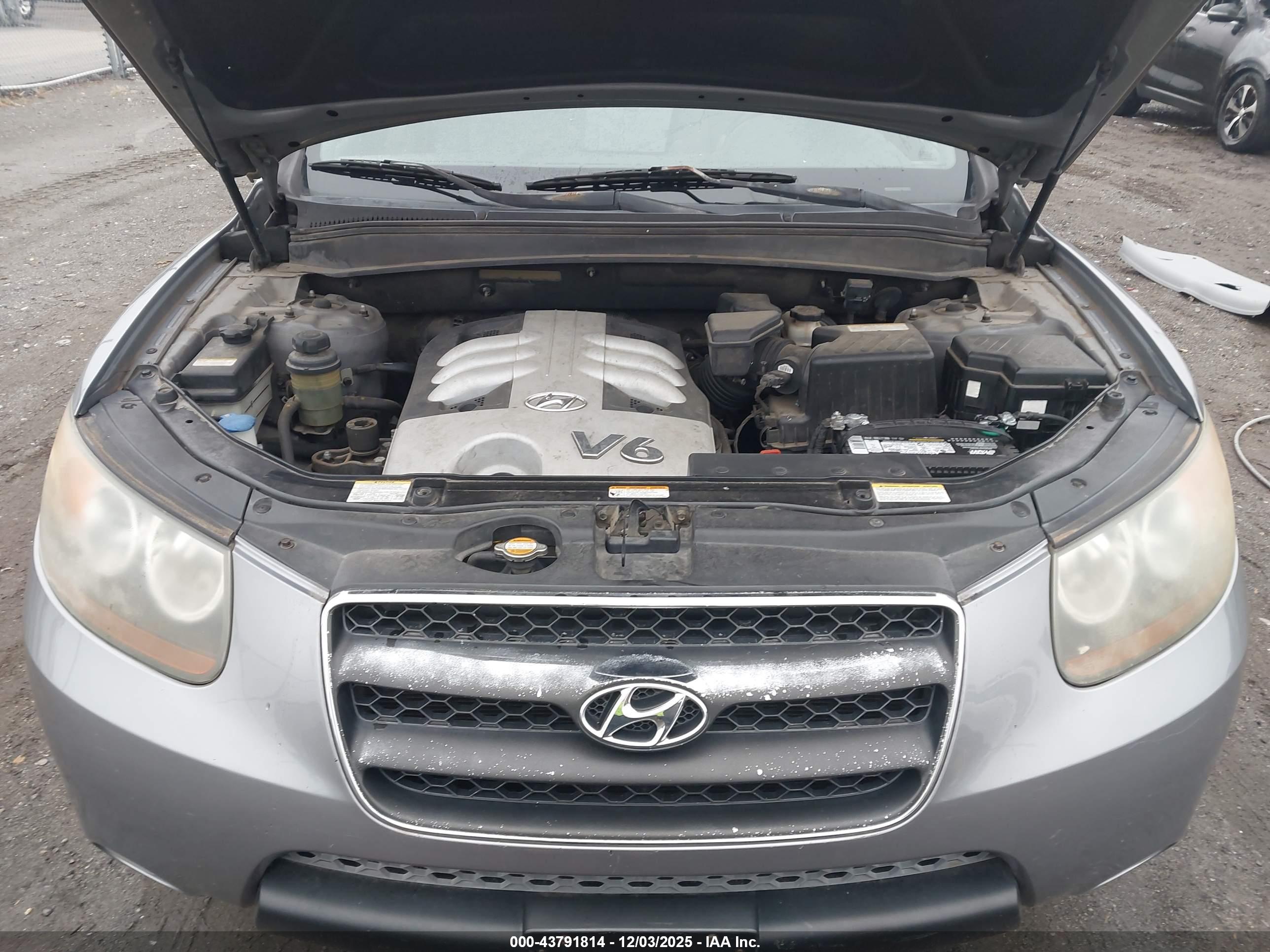 HYUNDAI SANTA image 10