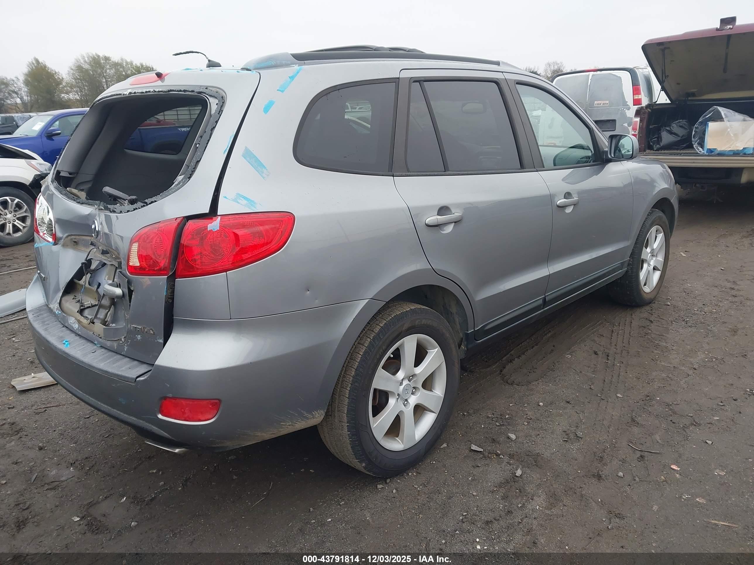 HYUNDAI SANTA image 4