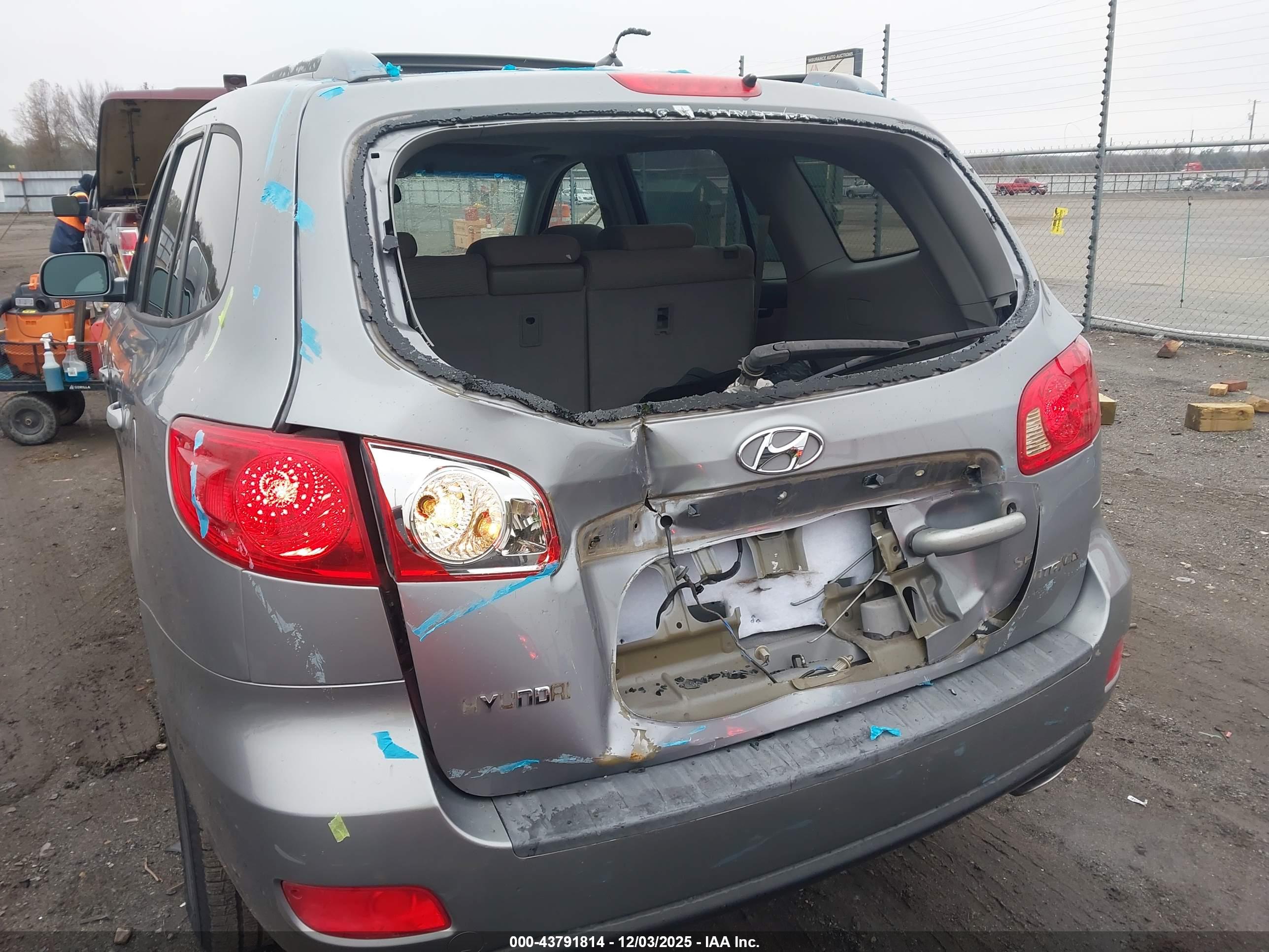 HYUNDAI SANTA image 6