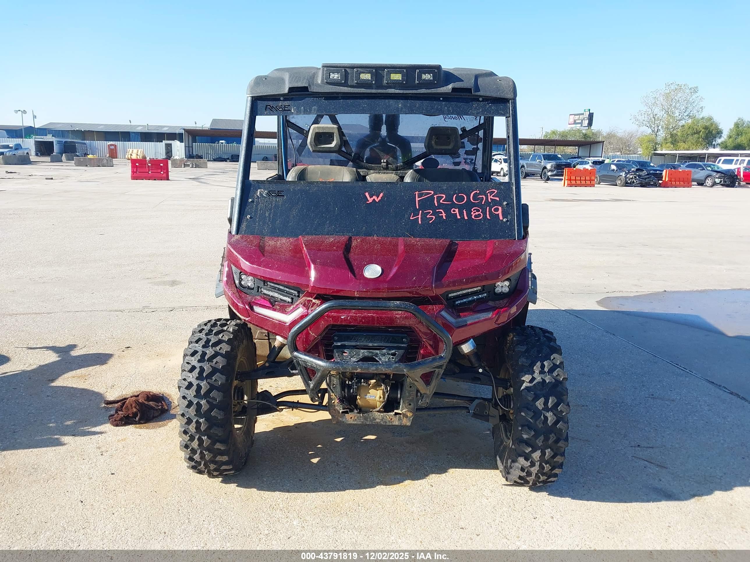 CAN-AM DEFENDER image 5