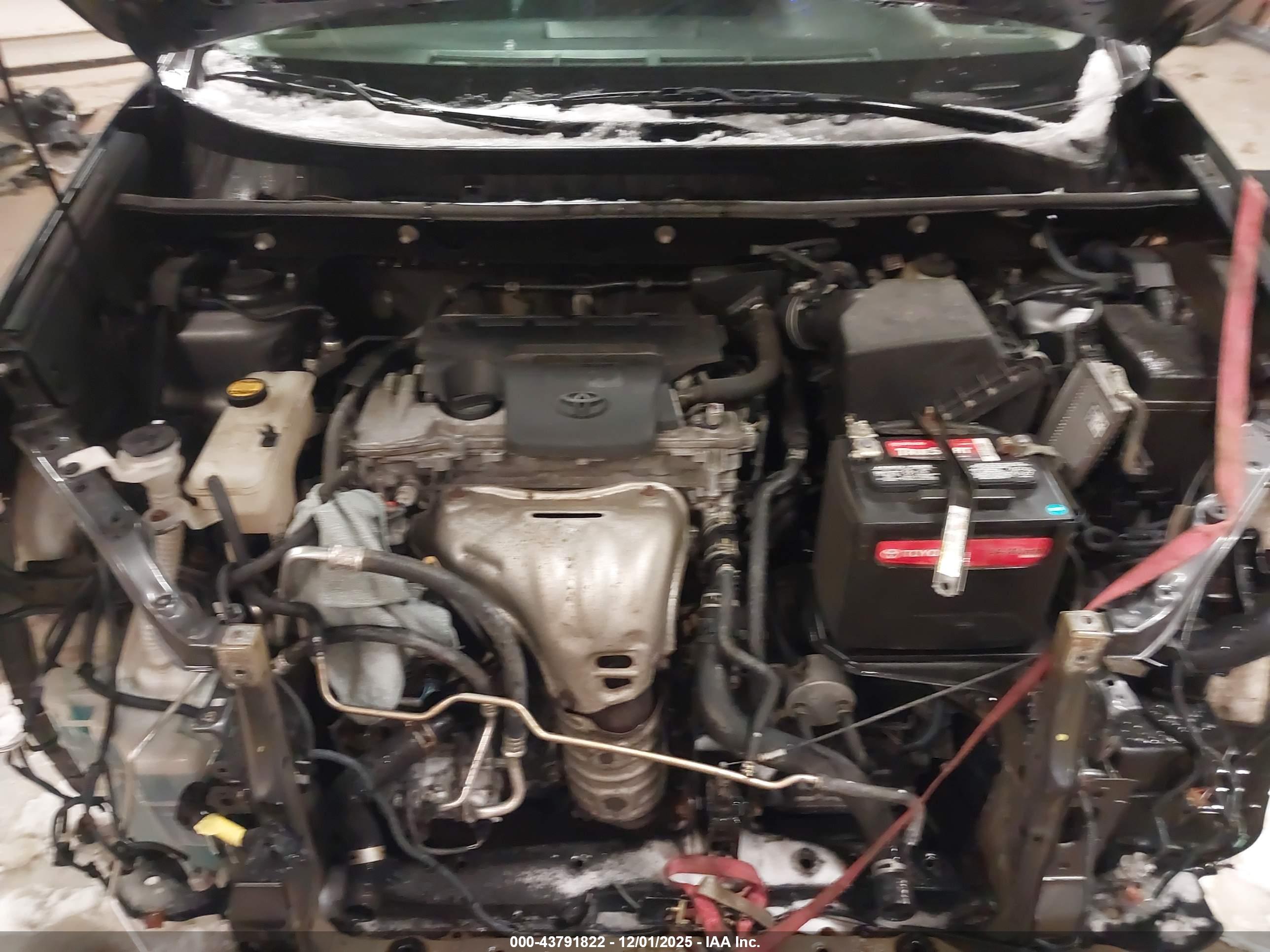 TOYOTA RAV4 image 10