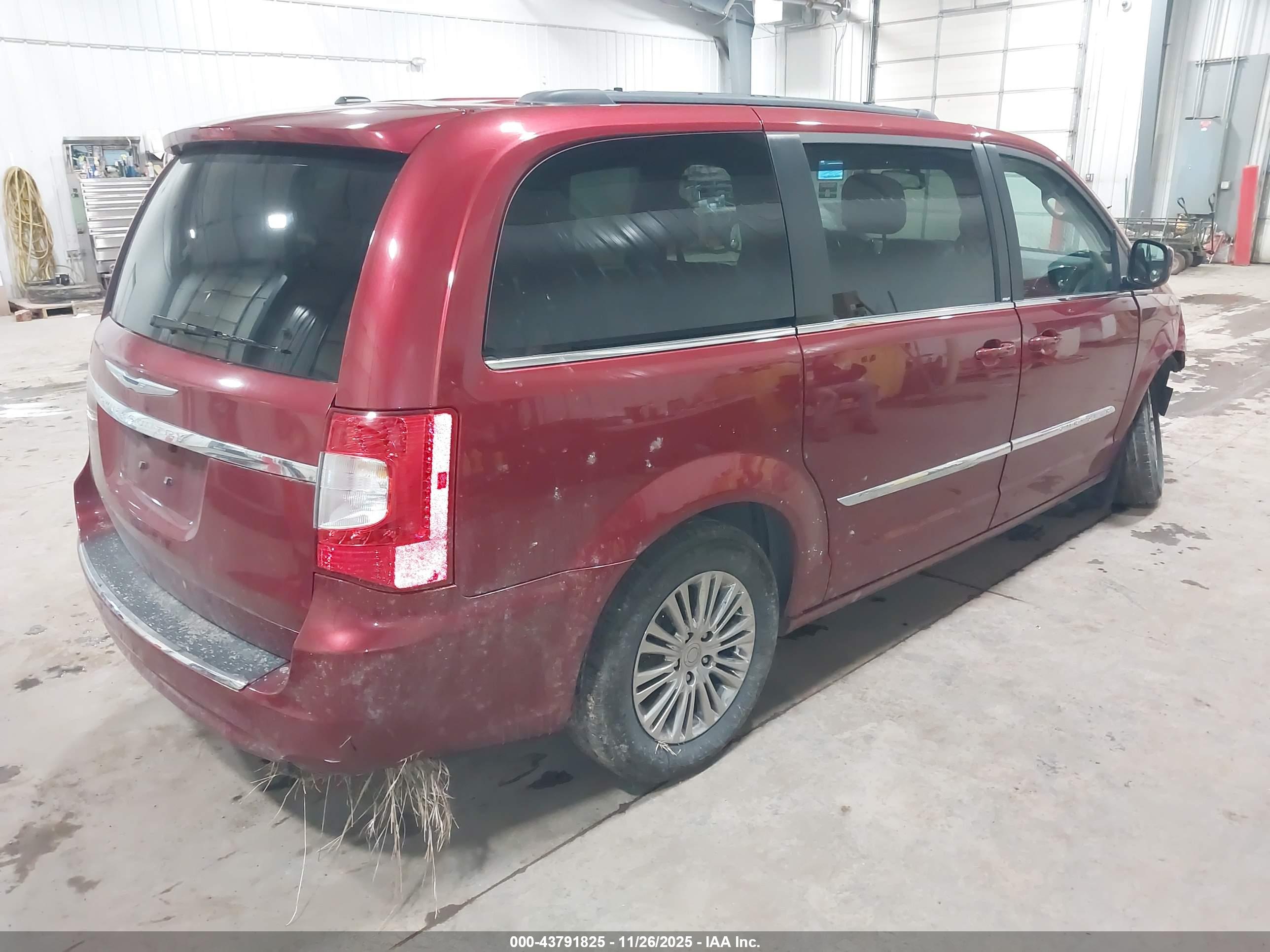 CHRYSLER TOWN image 4