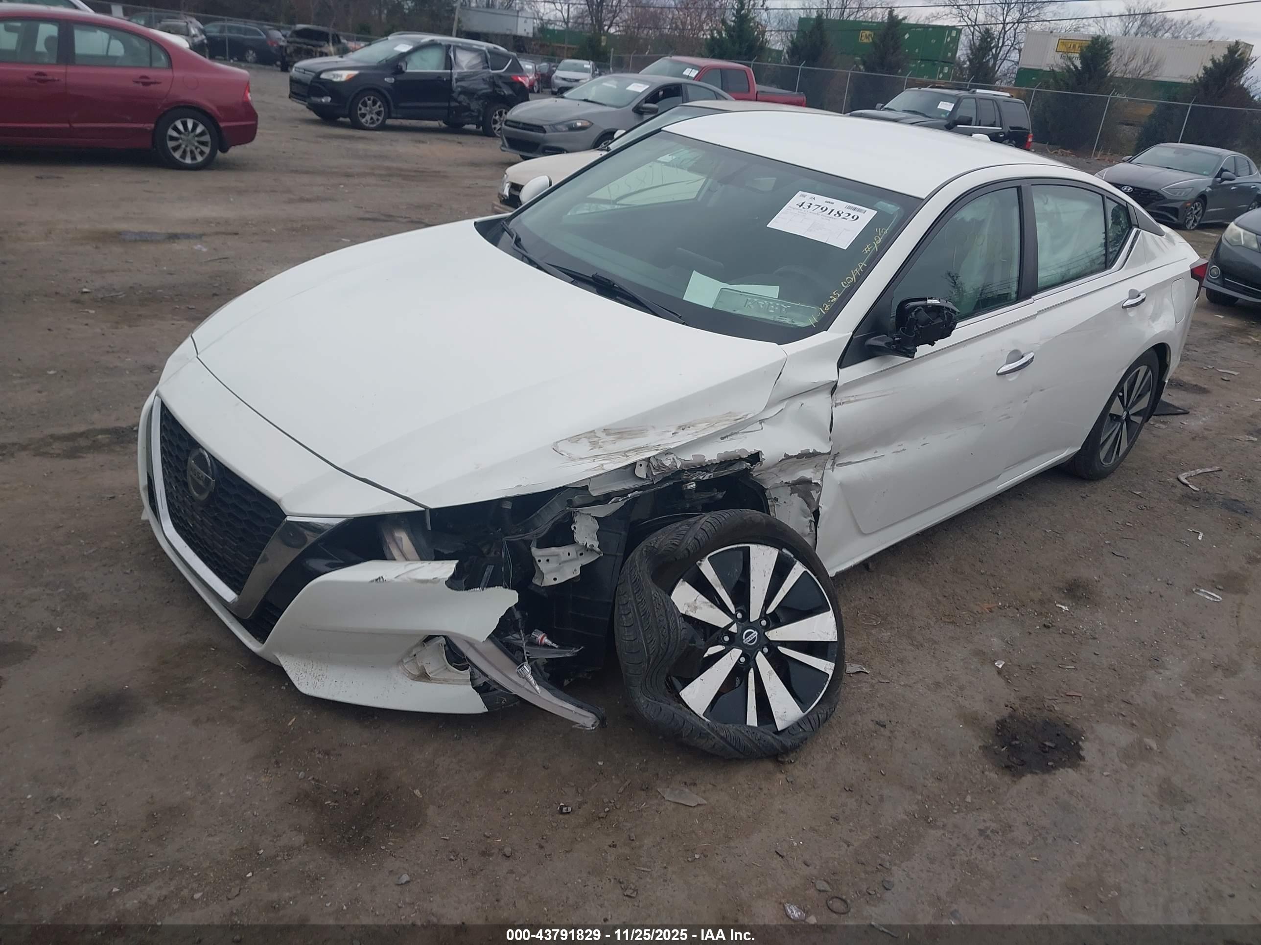 NISSAN ALTIMA image 2