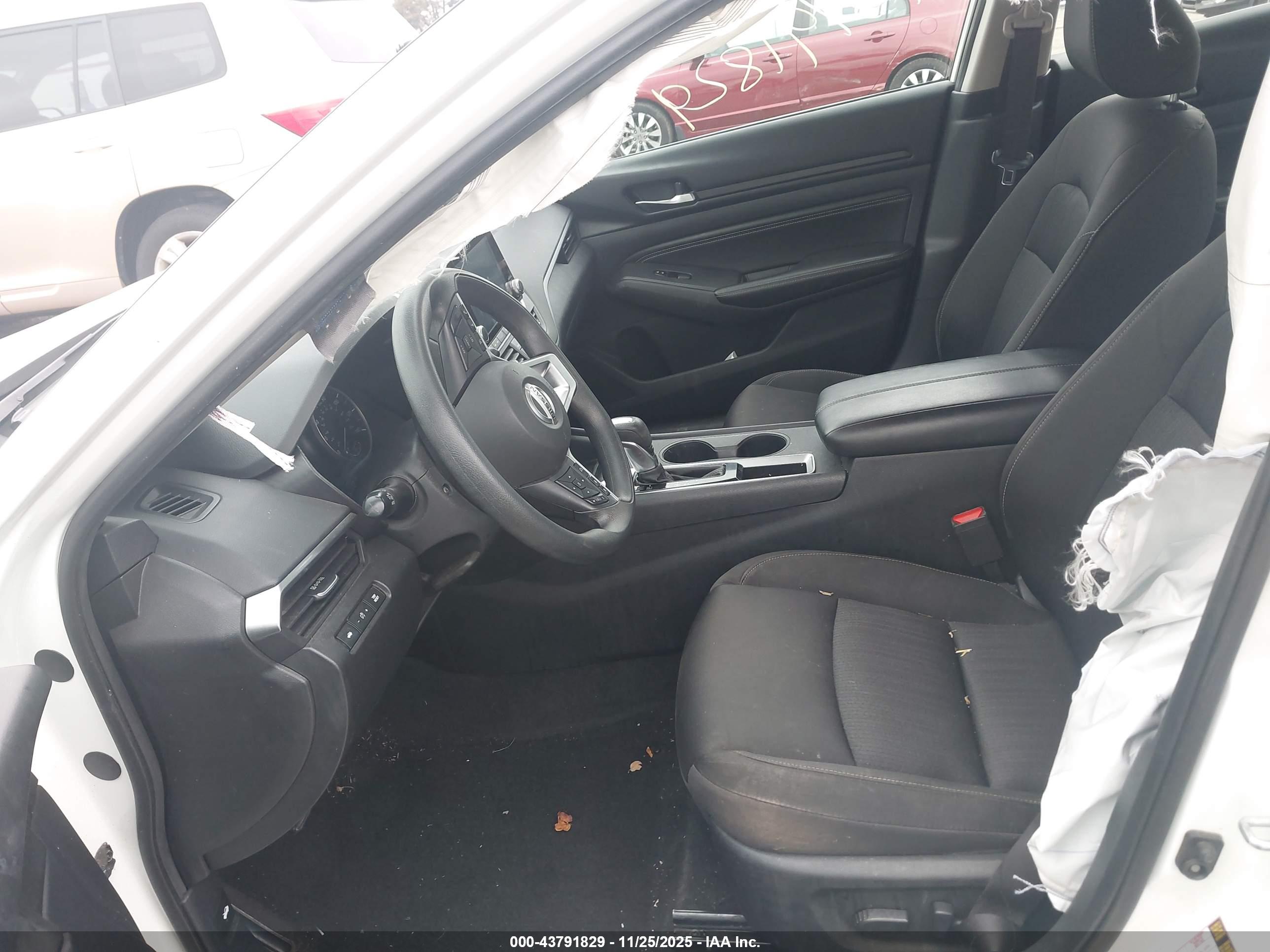 NISSAN ALTIMA image 5