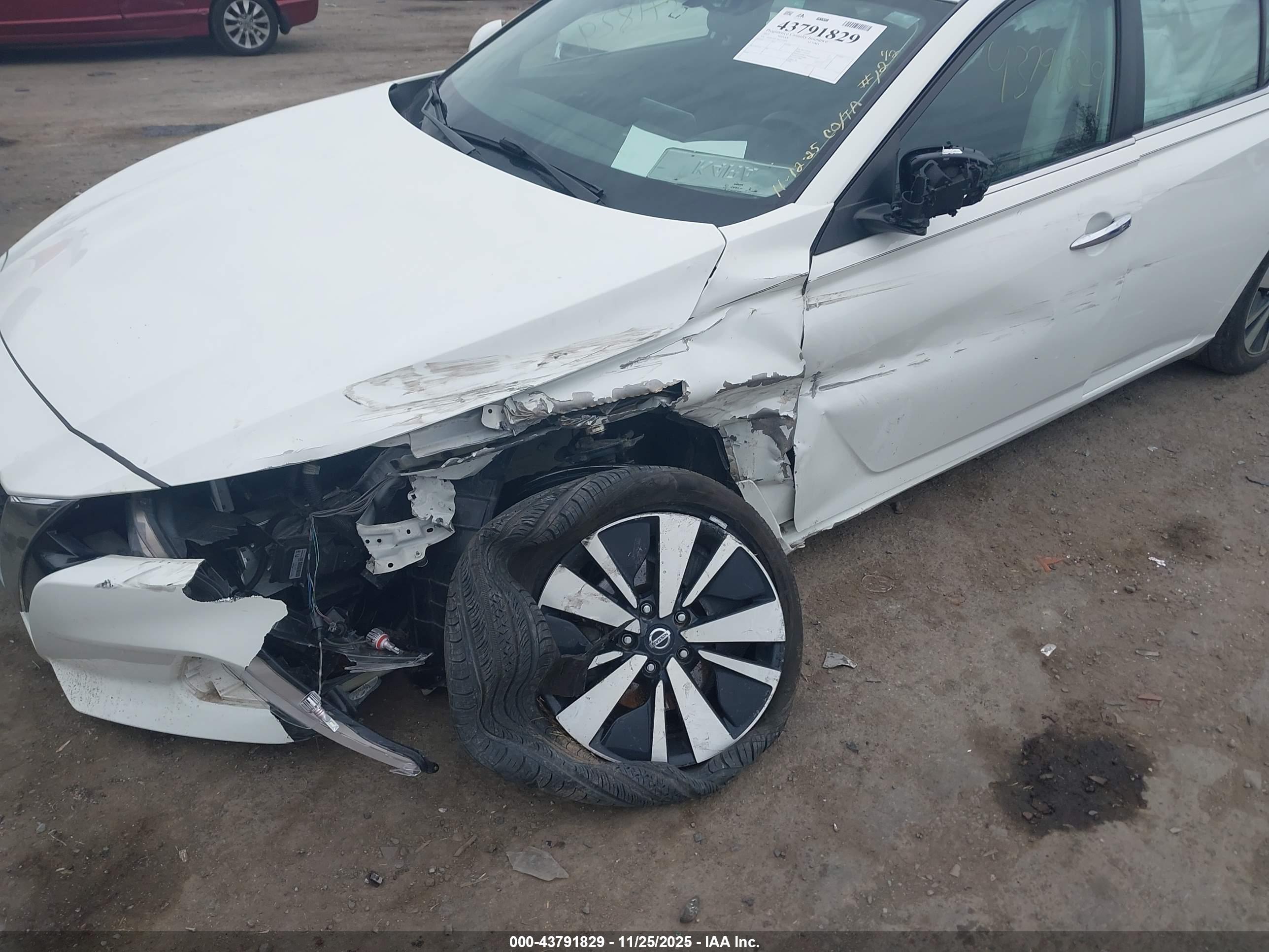 NISSAN ALTIMA image 6