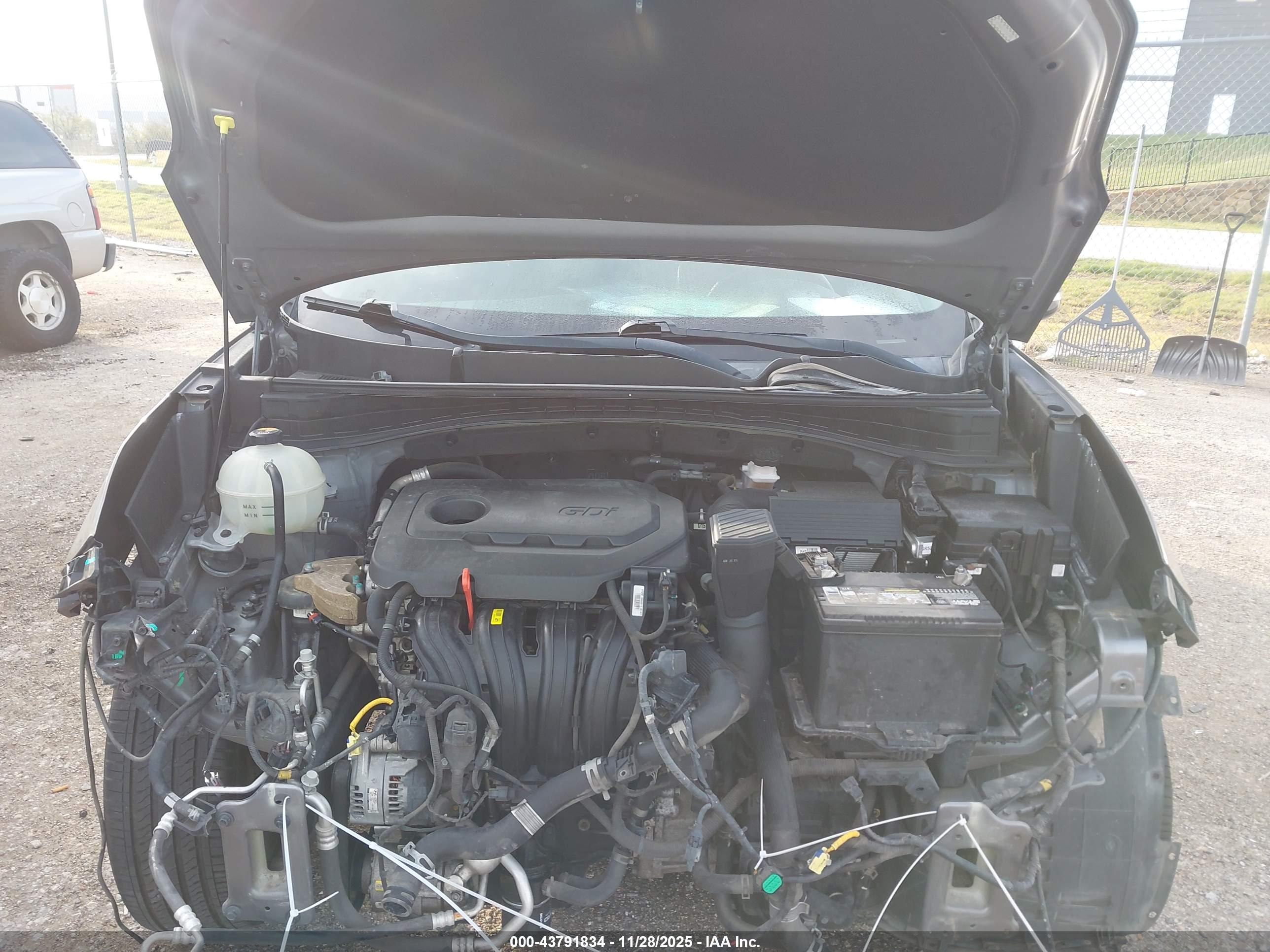 KIA SPORTAGE image 10
