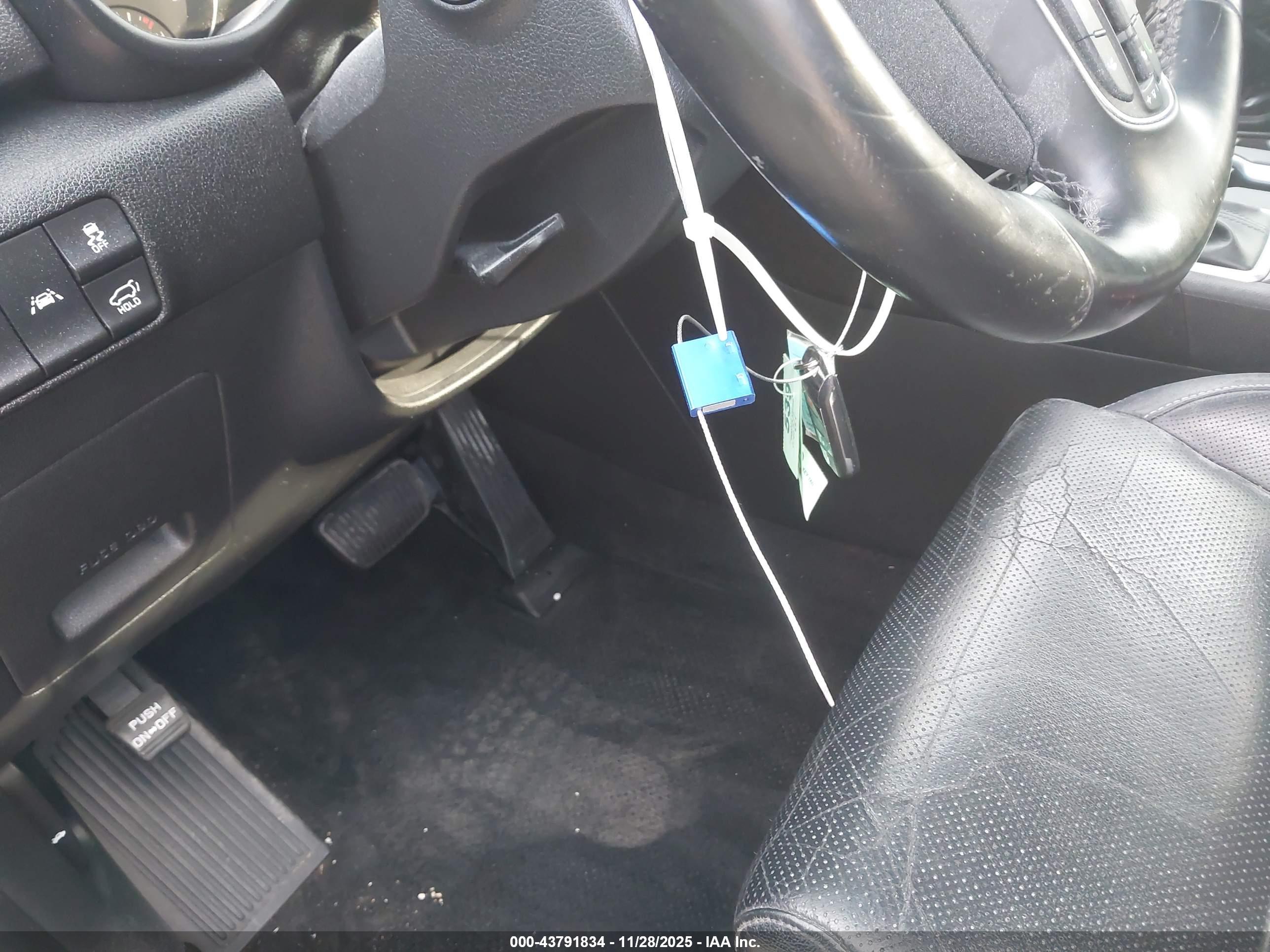 KIA SPORTAGE image 11