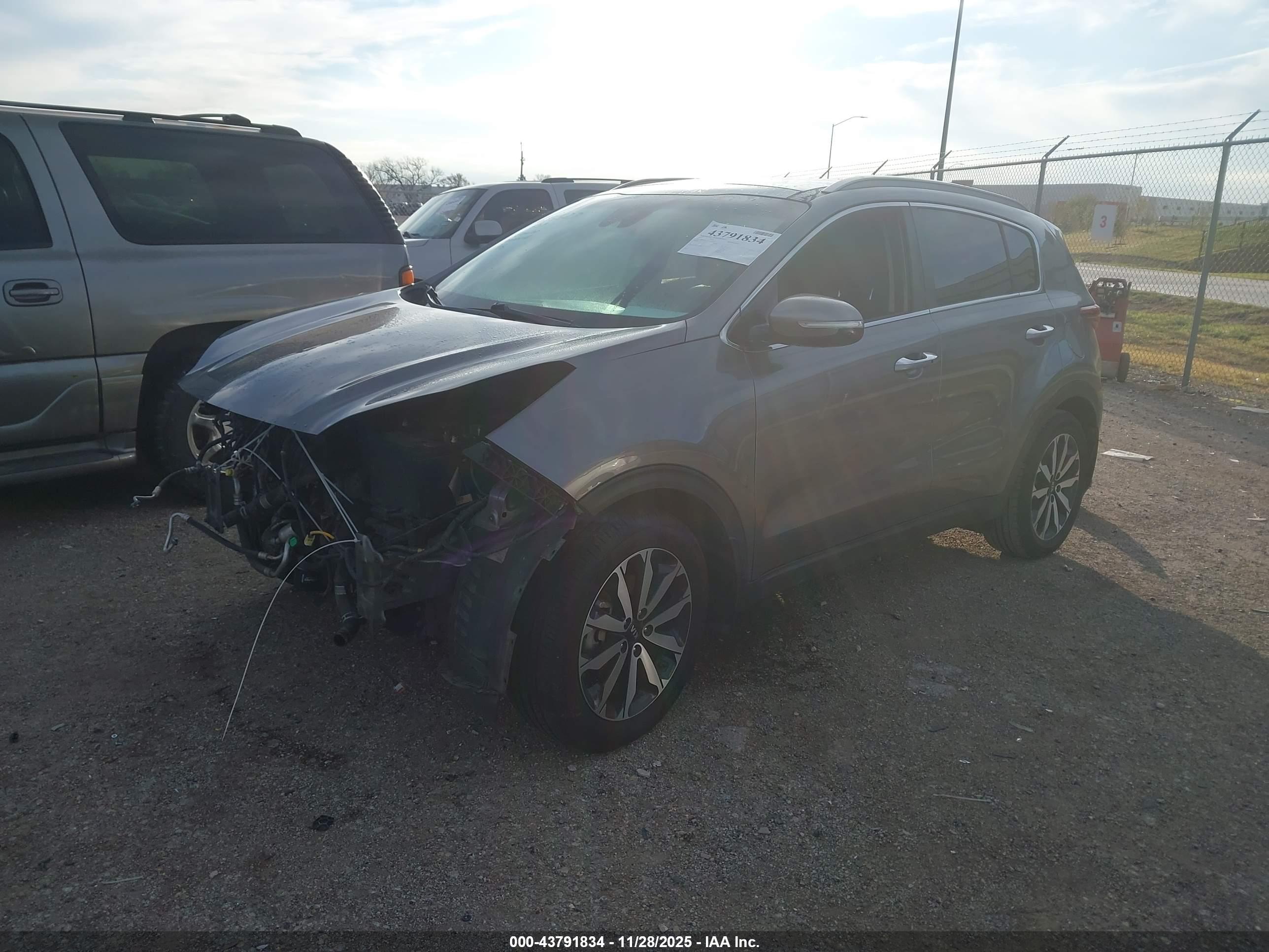 KIA SPORTAGE image 2