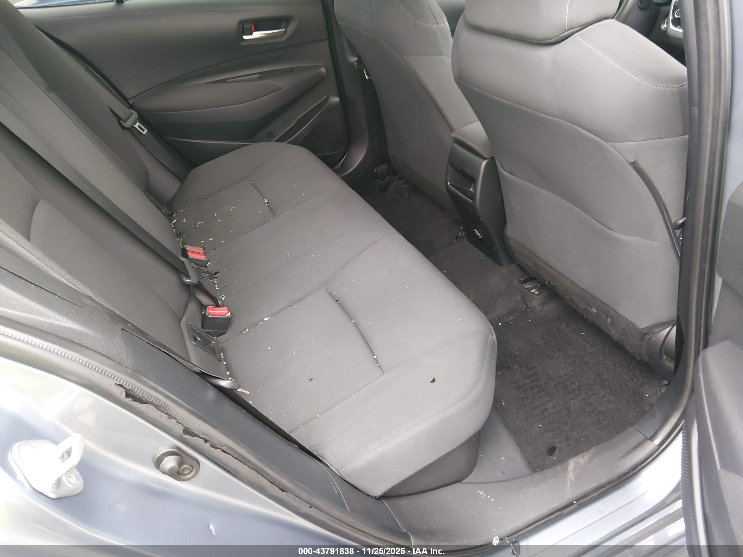 TOYOTA COROLLA image 8