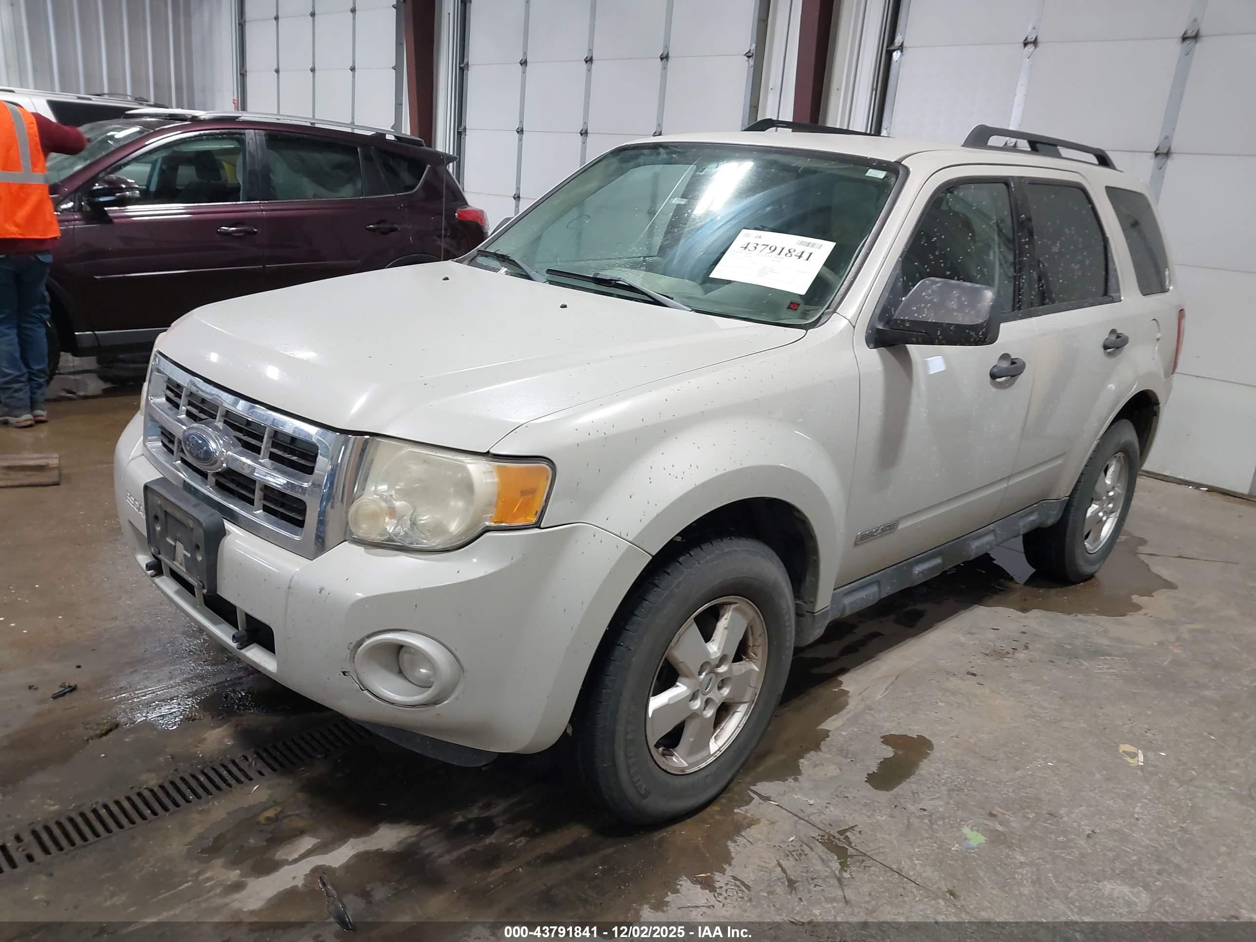 FORD ESCAPE image 2