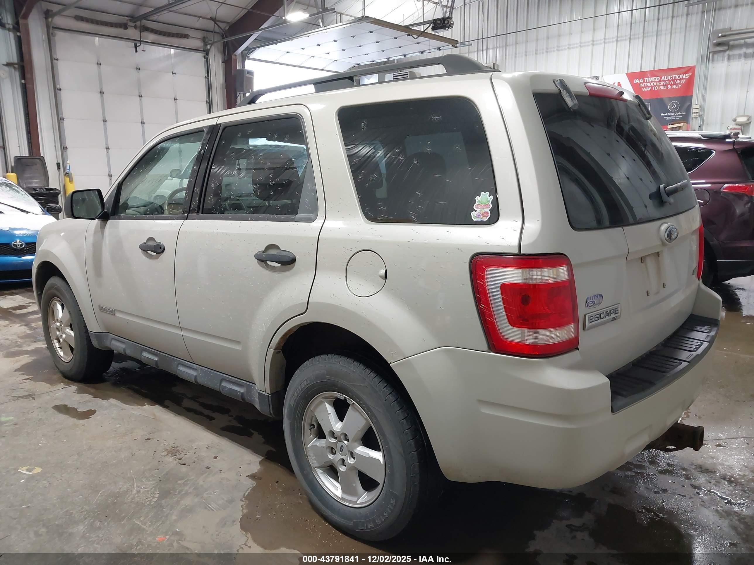 FORD ESCAPE image 3