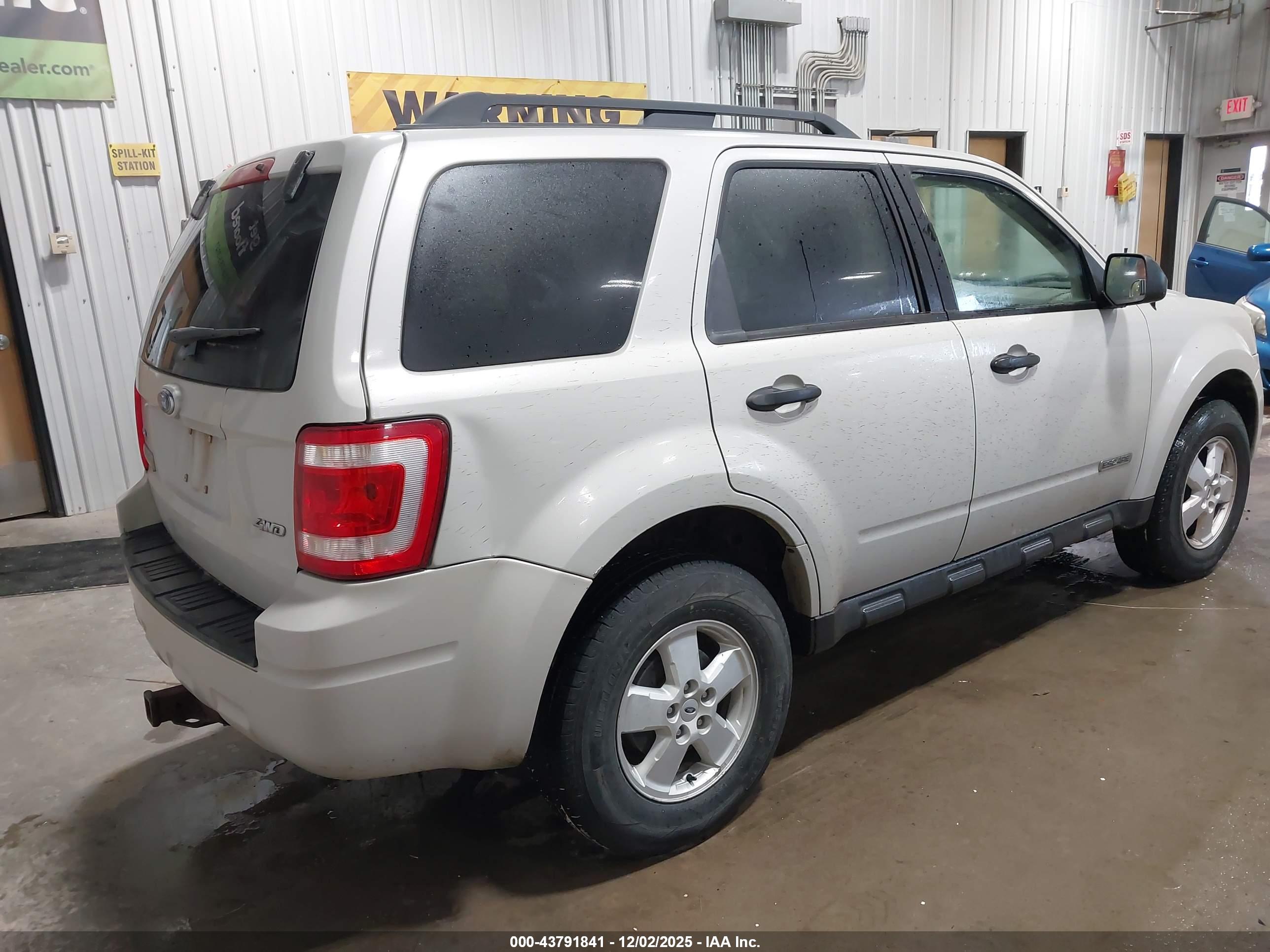 FORD ESCAPE image 4