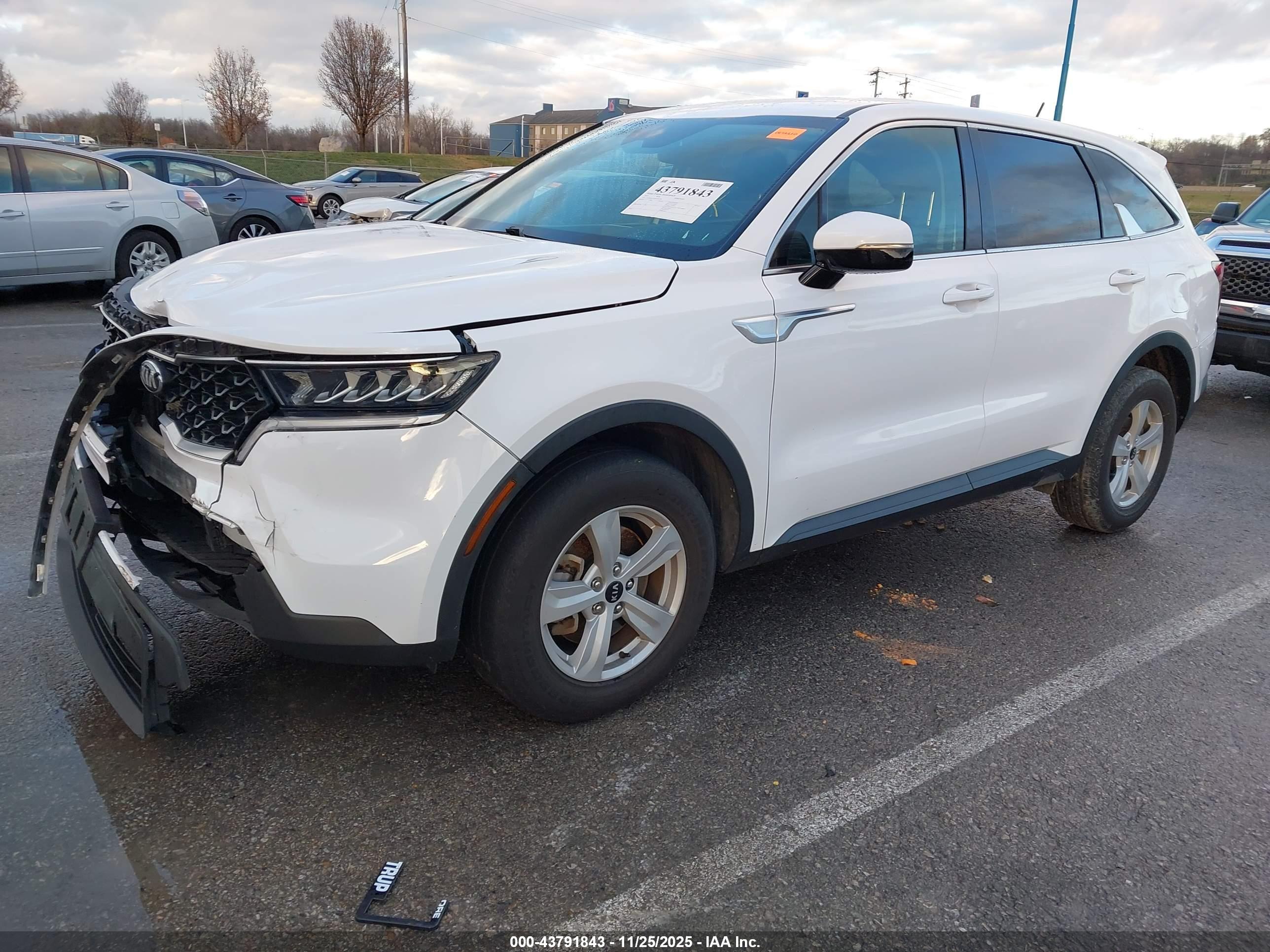 KIA SORENTO image 2