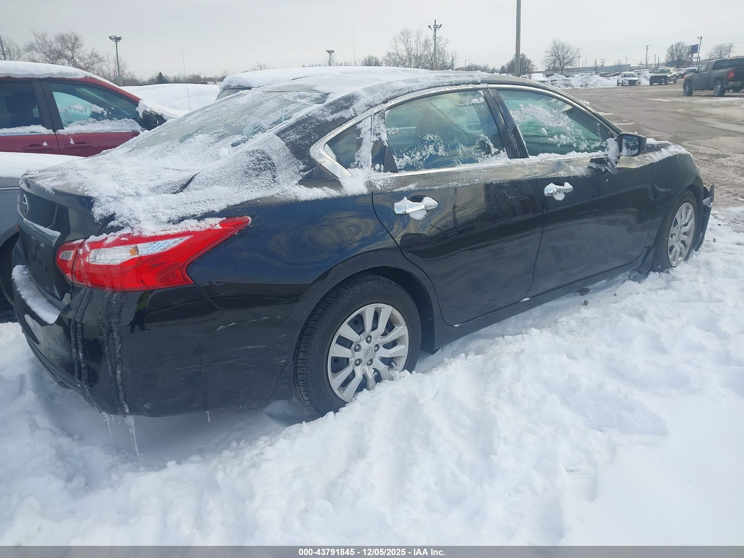 NISSAN ALTIMA image 4