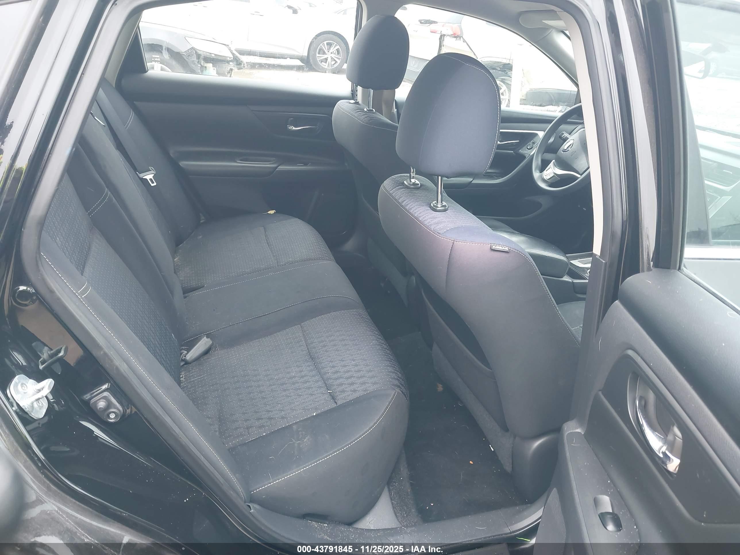 NISSAN ALTIMA image 8