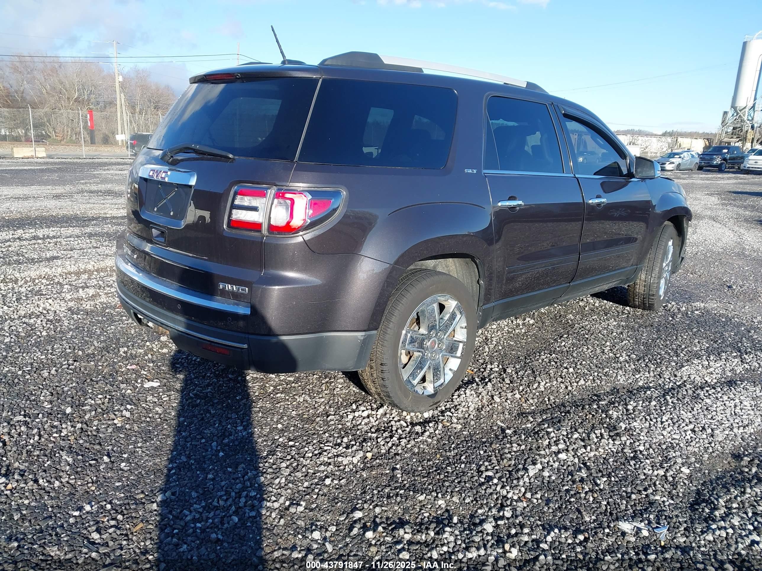 GMC ACADIA image 4