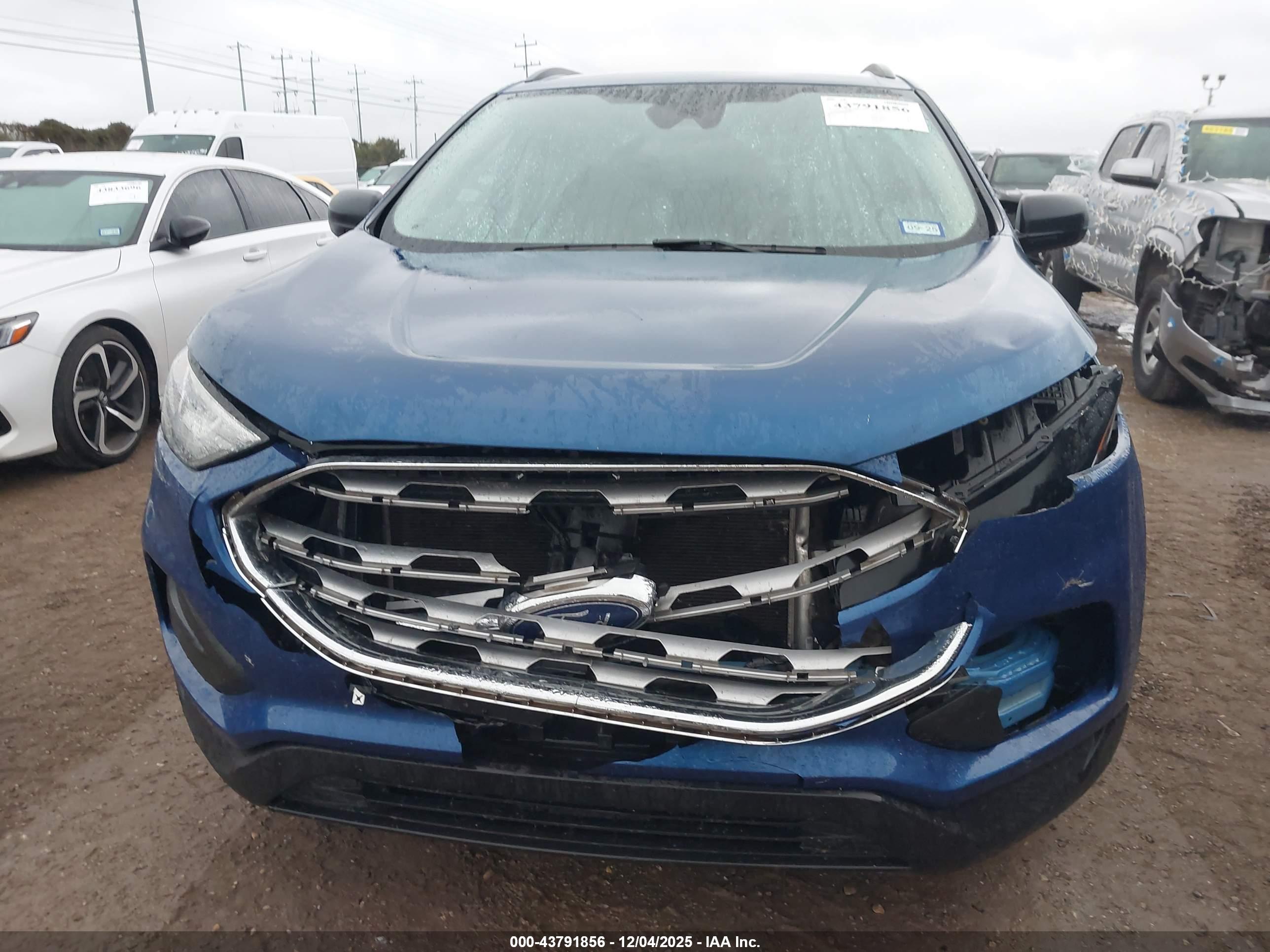 FORD EDGE image 6
