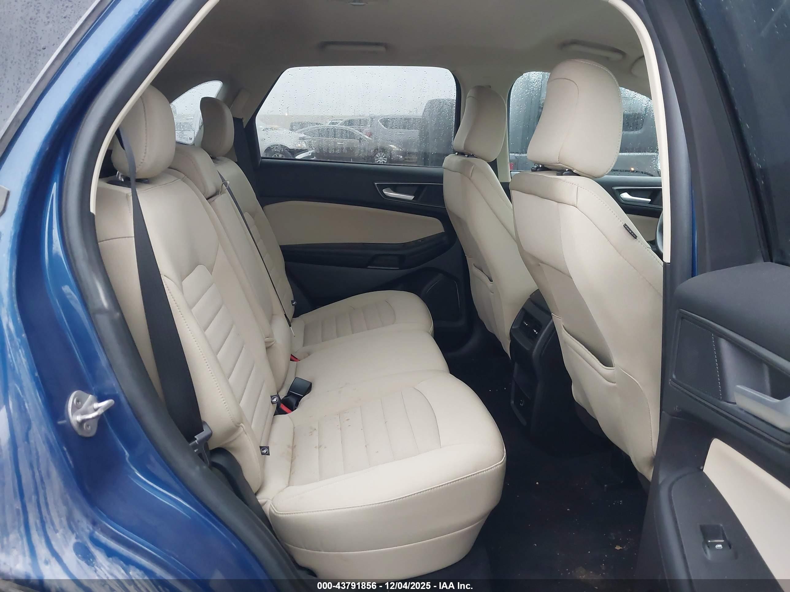 FORD EDGE image 8