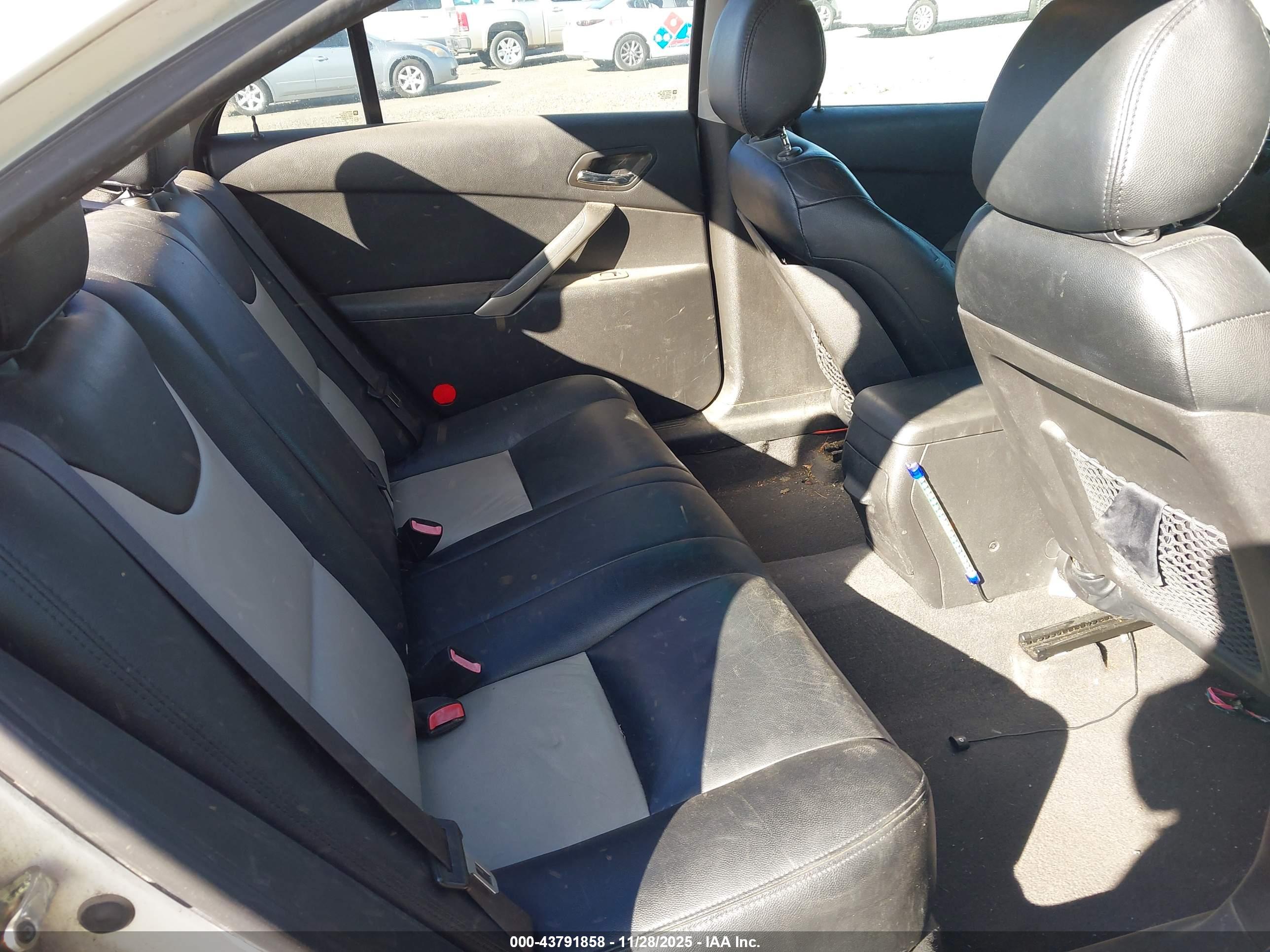 PONTIAC G6 image 8