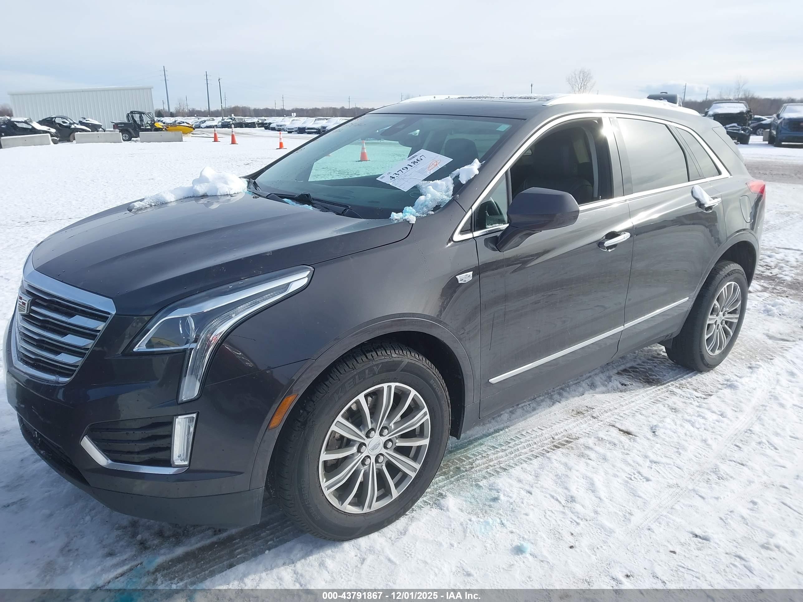 CADILLAC XT5 image 2
