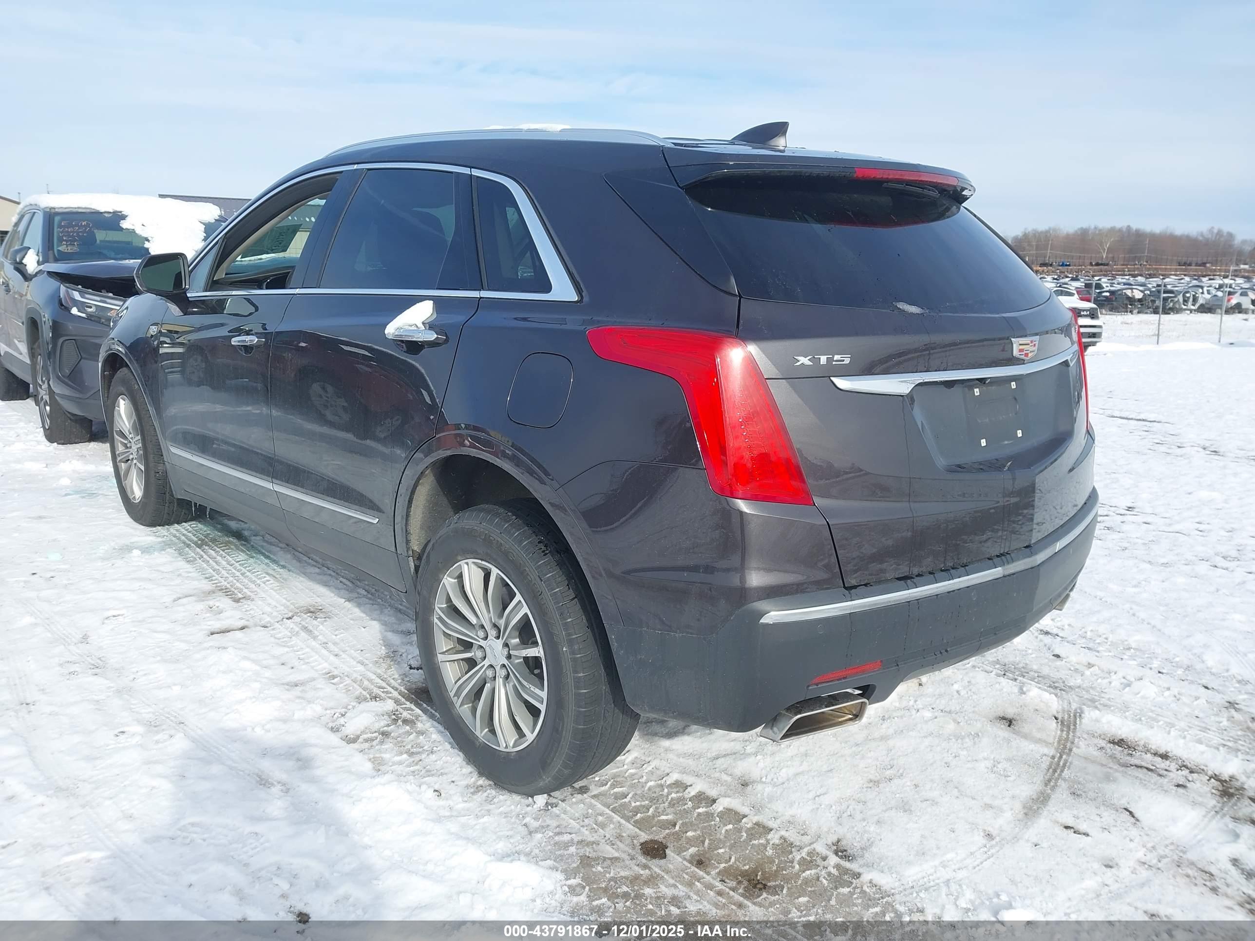 CADILLAC XT5 image 3