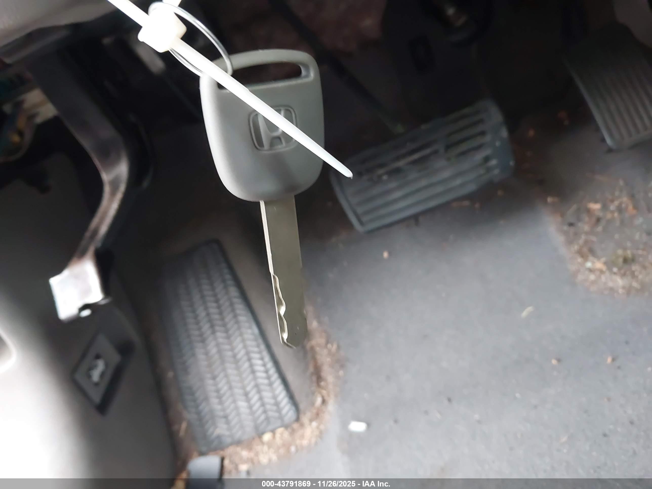 HONDA CR-V image 11