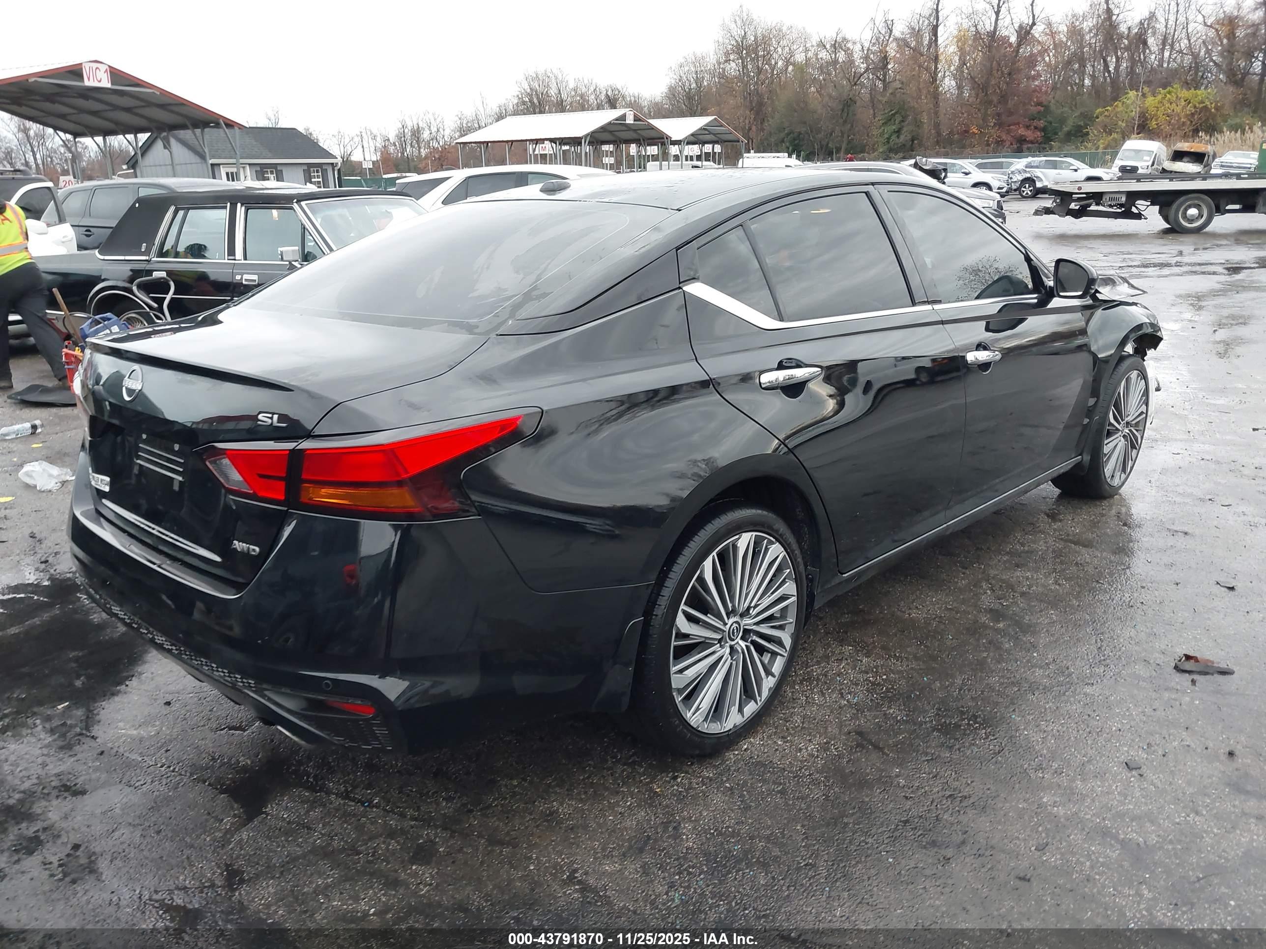 NISSAN ALTIMA image 4