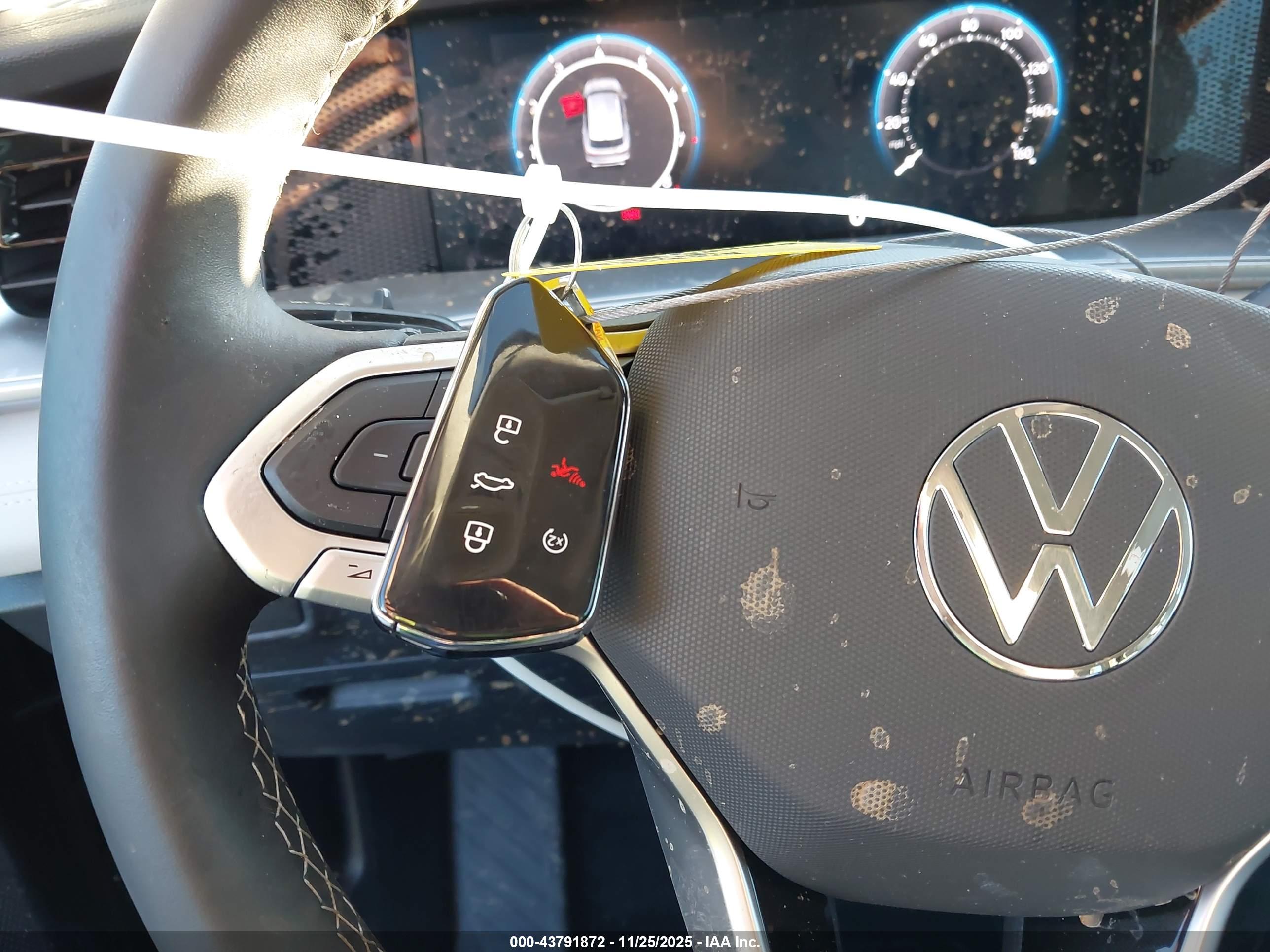 VOLKSWAGEN TIGUAN image 11