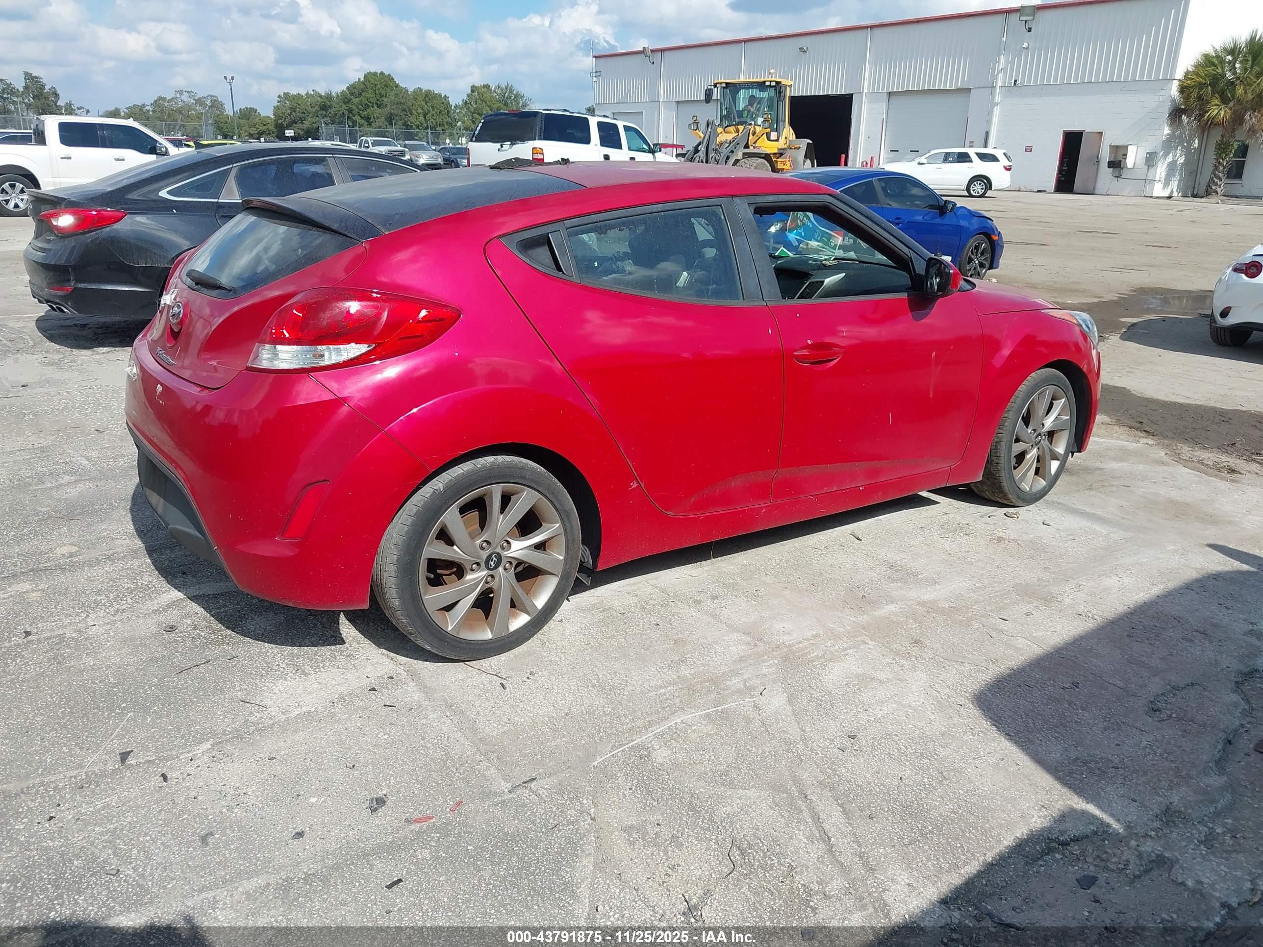 HYUNDAI VELOSTER image 4