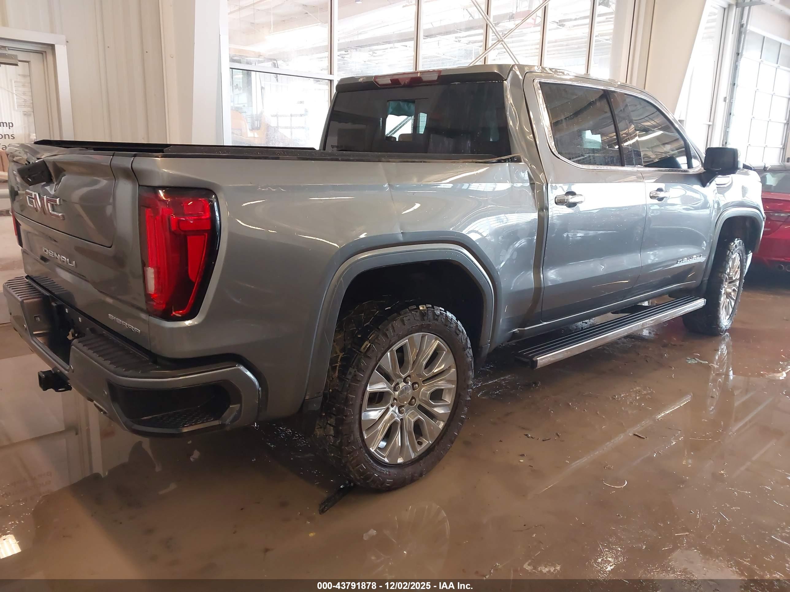 GMC SIERRA image 4