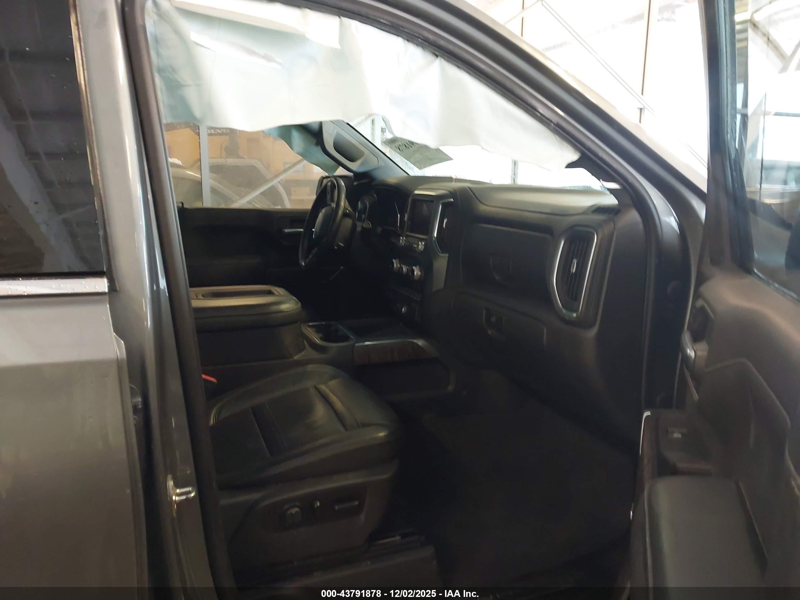 GMC SIERRA image 5