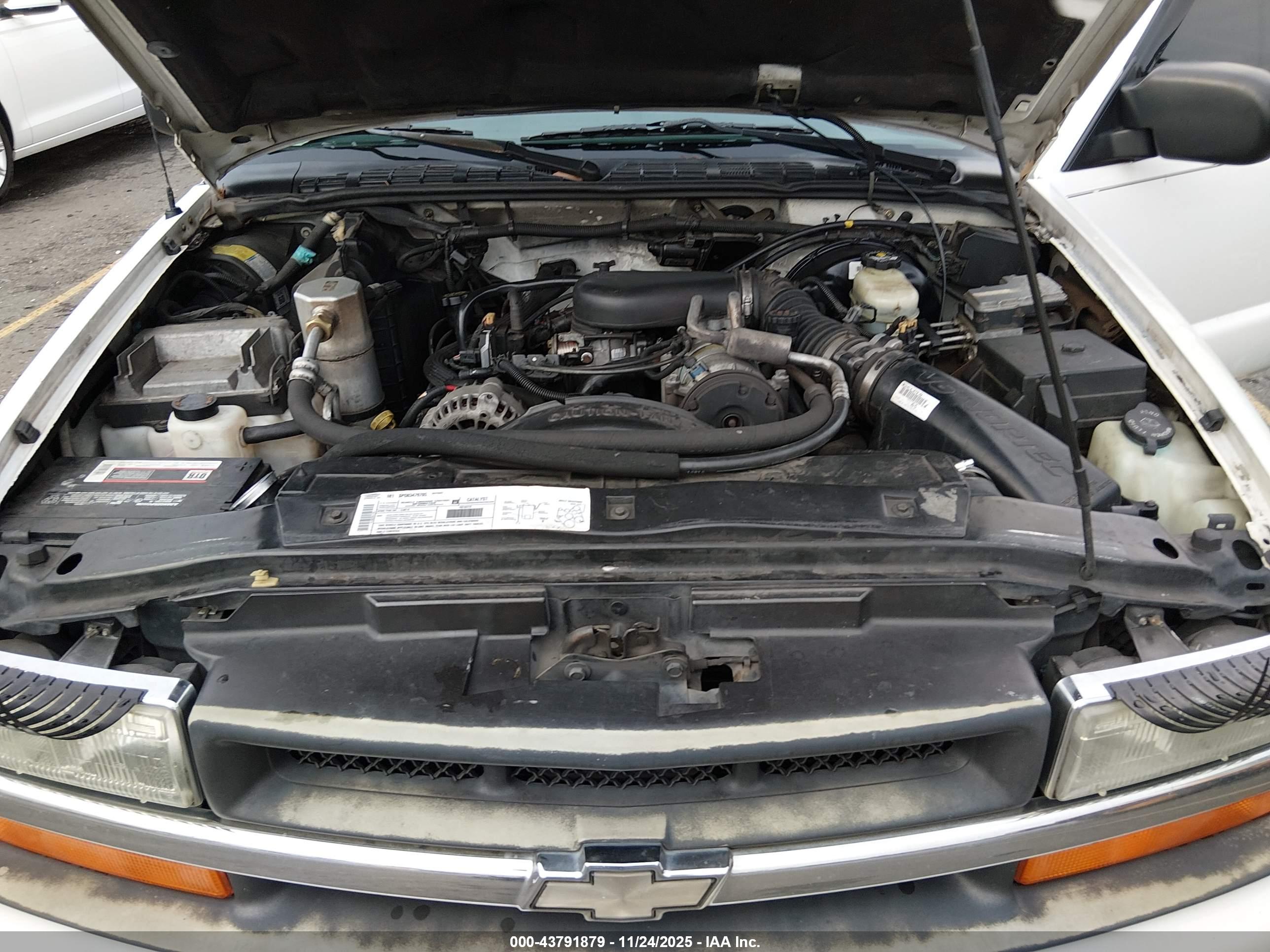 CHEVROLET S-10 image 10