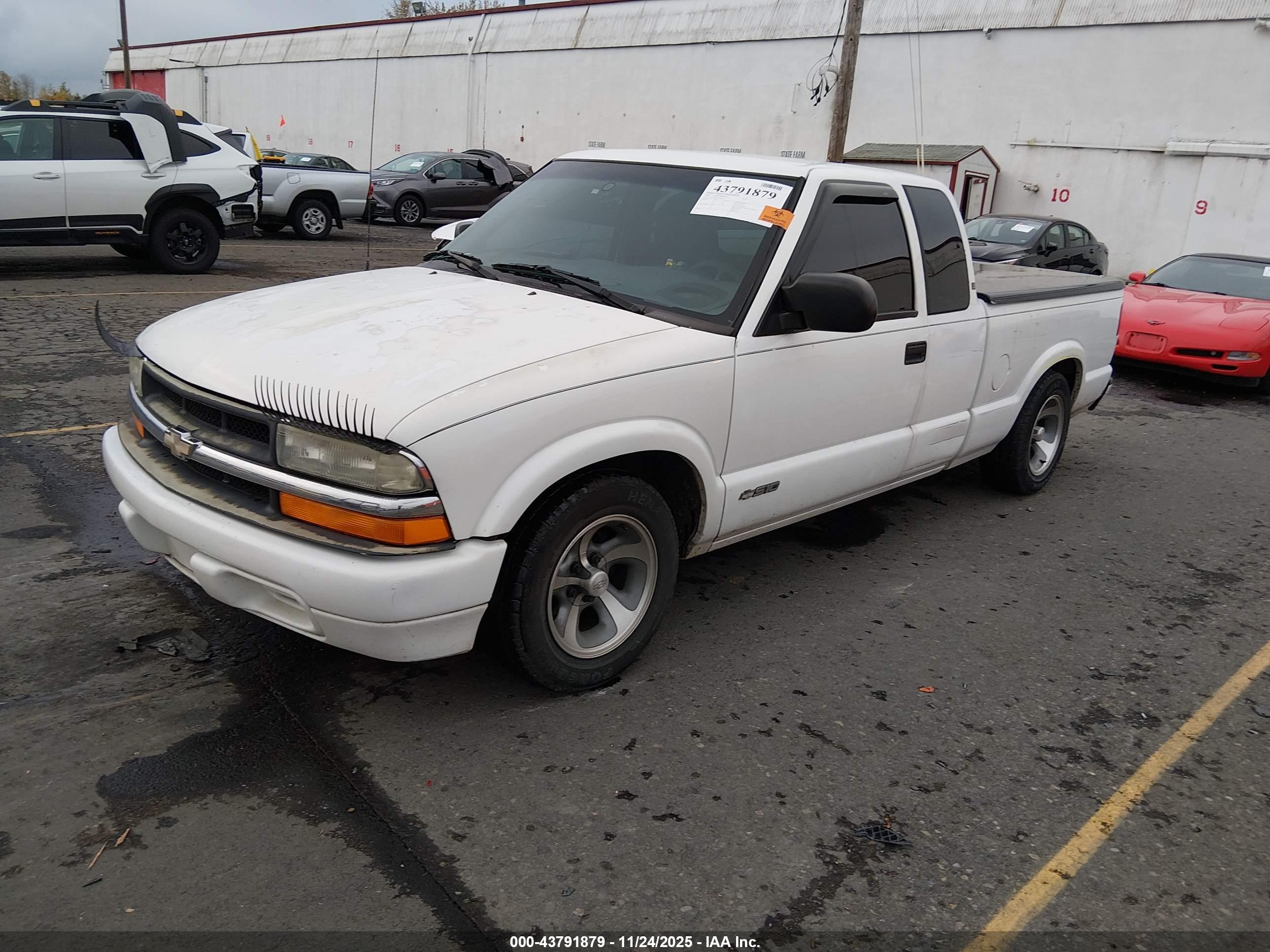CHEVROLET S-10 image 2