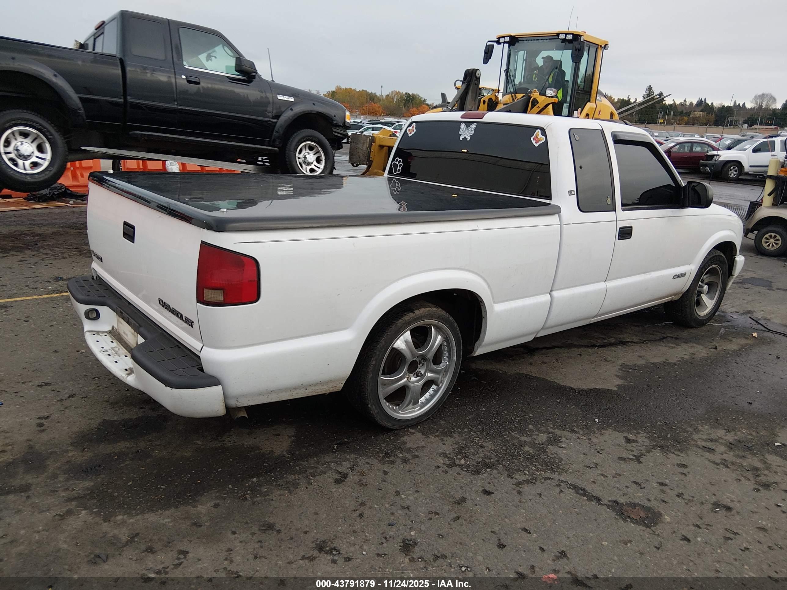CHEVROLET S-10 image 4