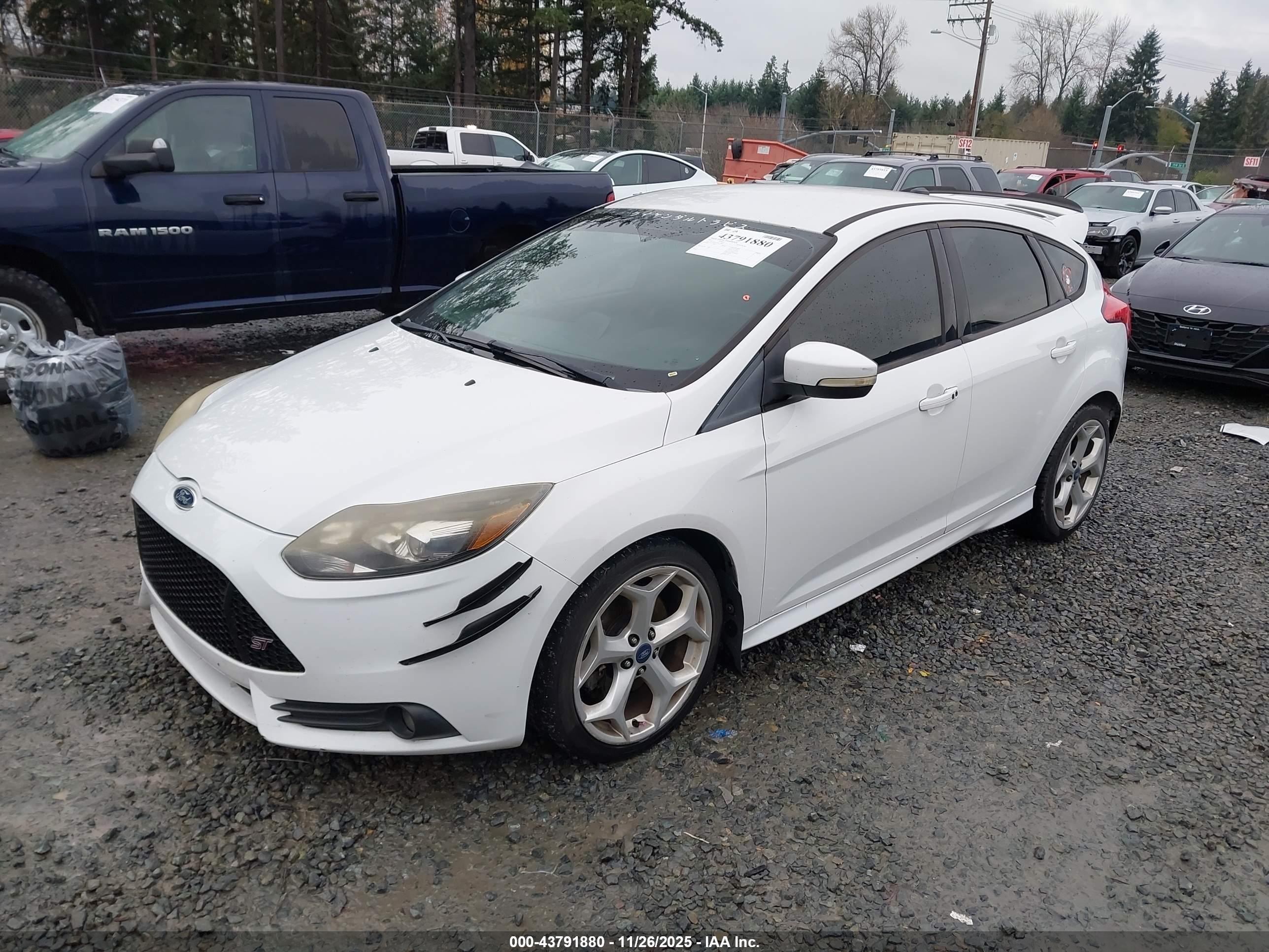 FORD FOCUS image 2